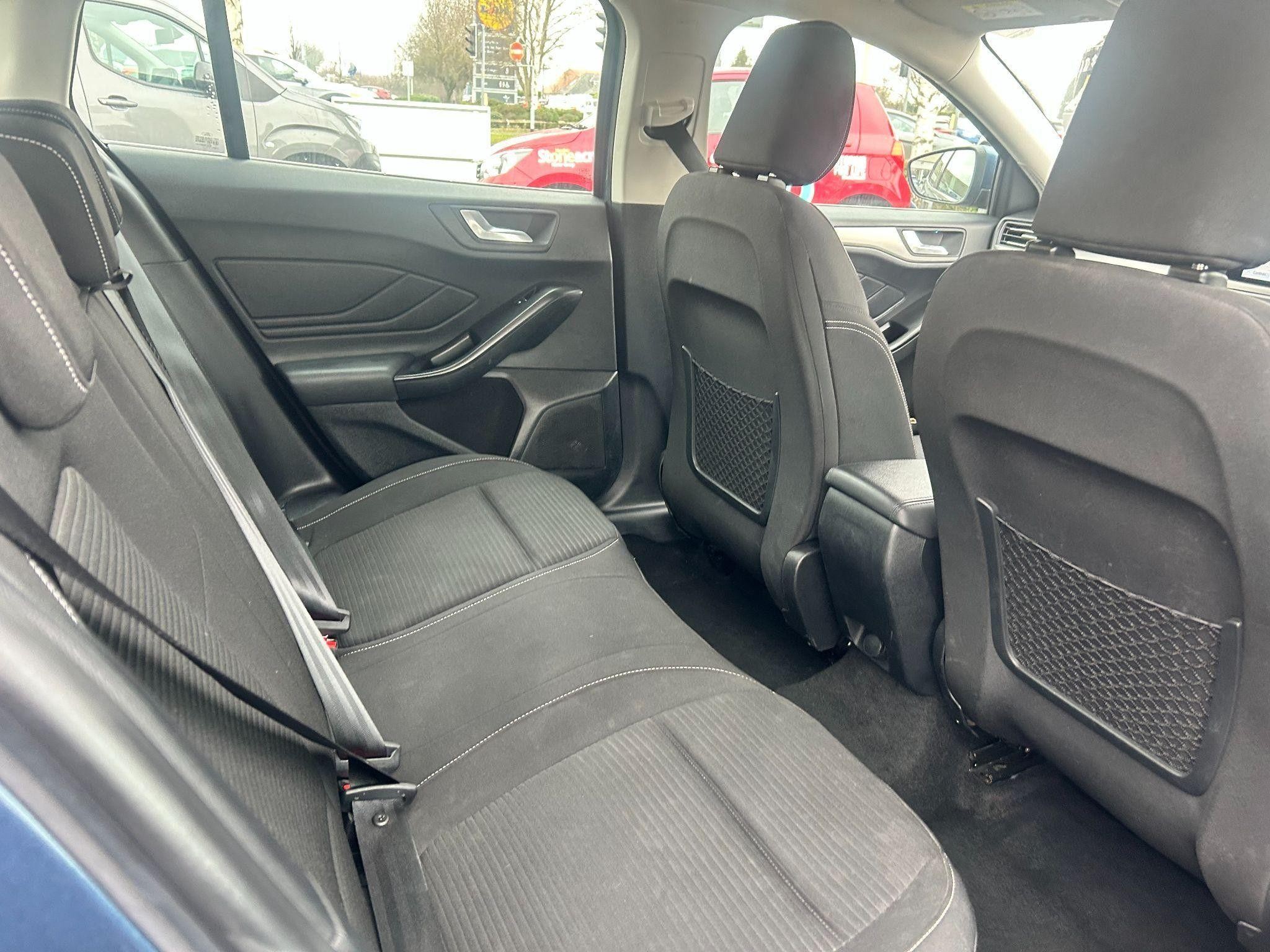 Ford Focus Image 9