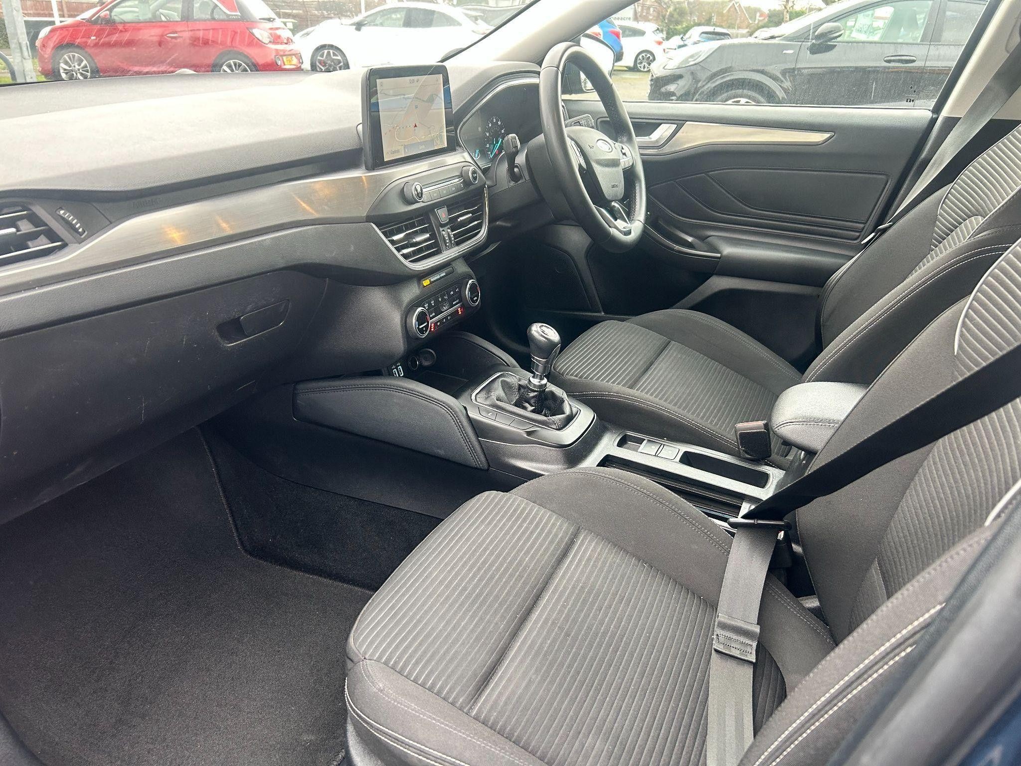 Ford Focus Image 17