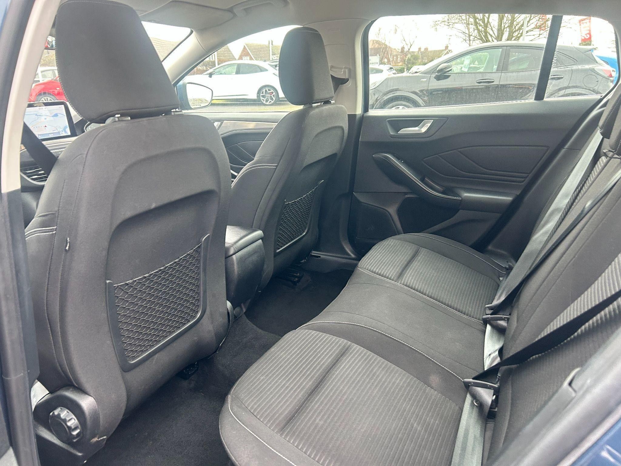 Ford Focus Image 18