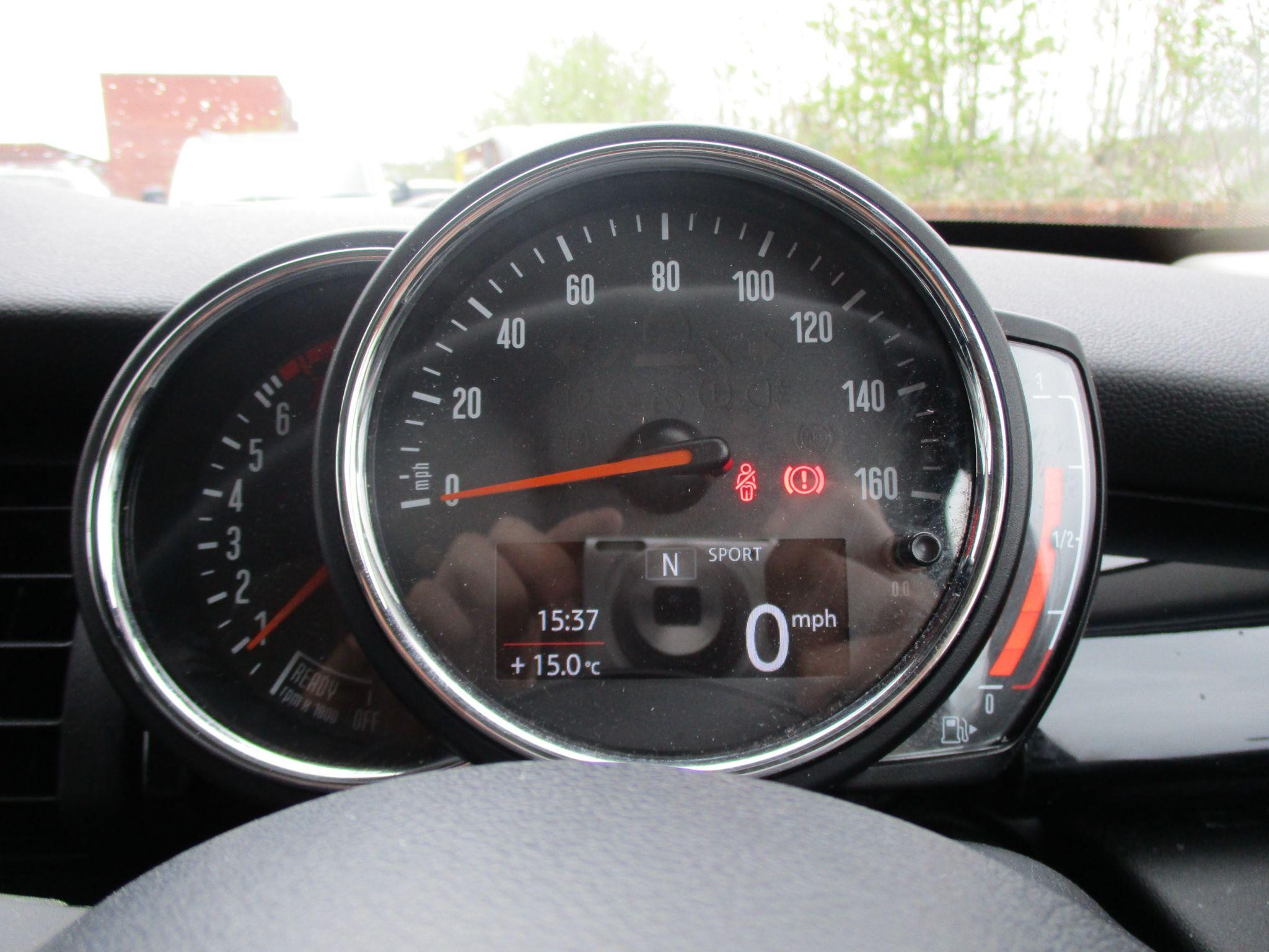 MINI Hatch Image 20