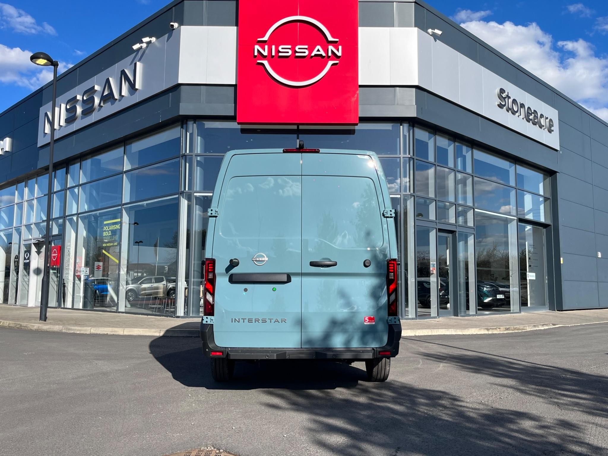 Nissan Interstar Image 4