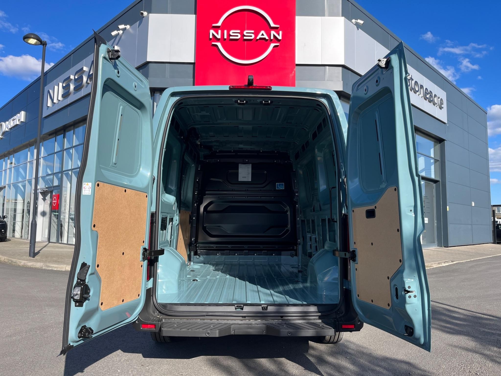 Nissan Interstar Image 6