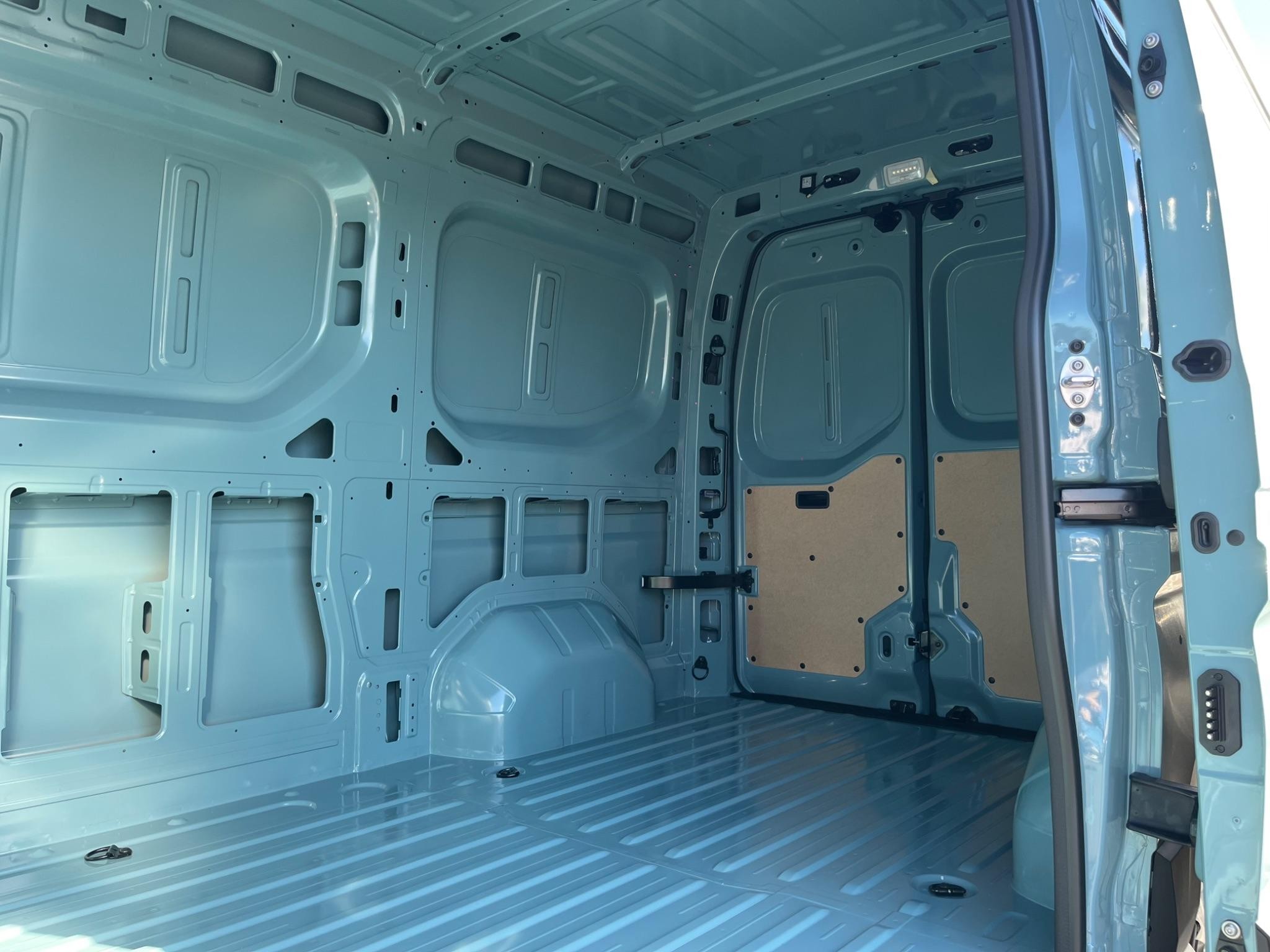 Nissan Interstar Image 12