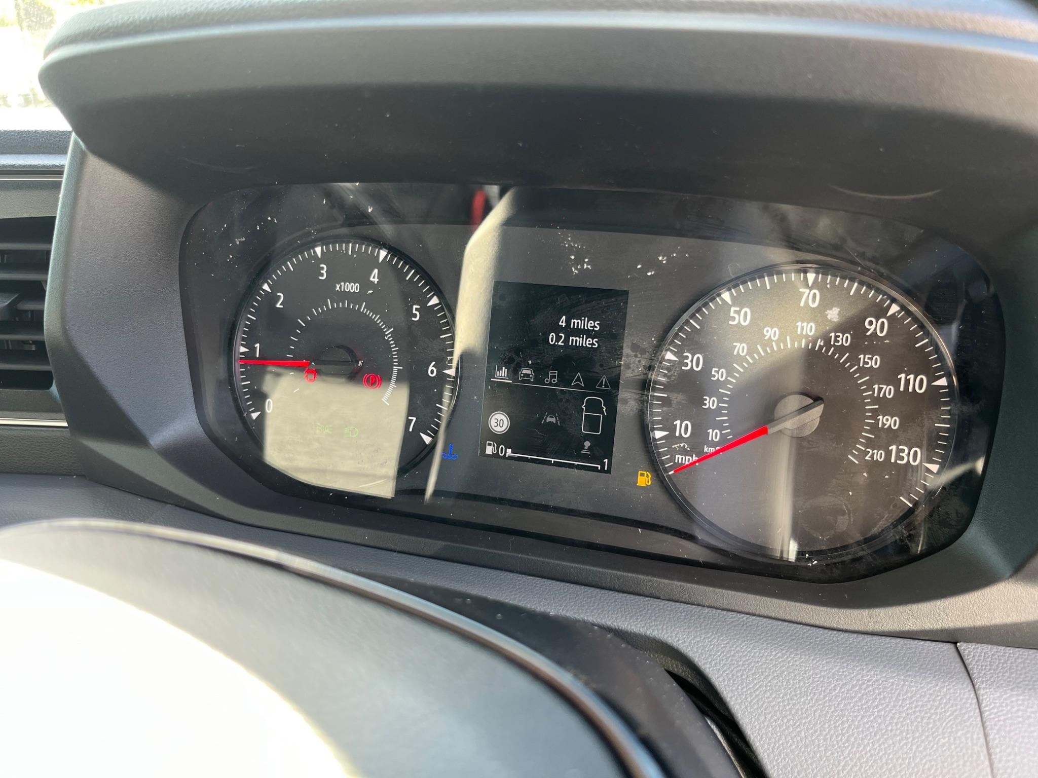 Nissan Interstar Image 25
