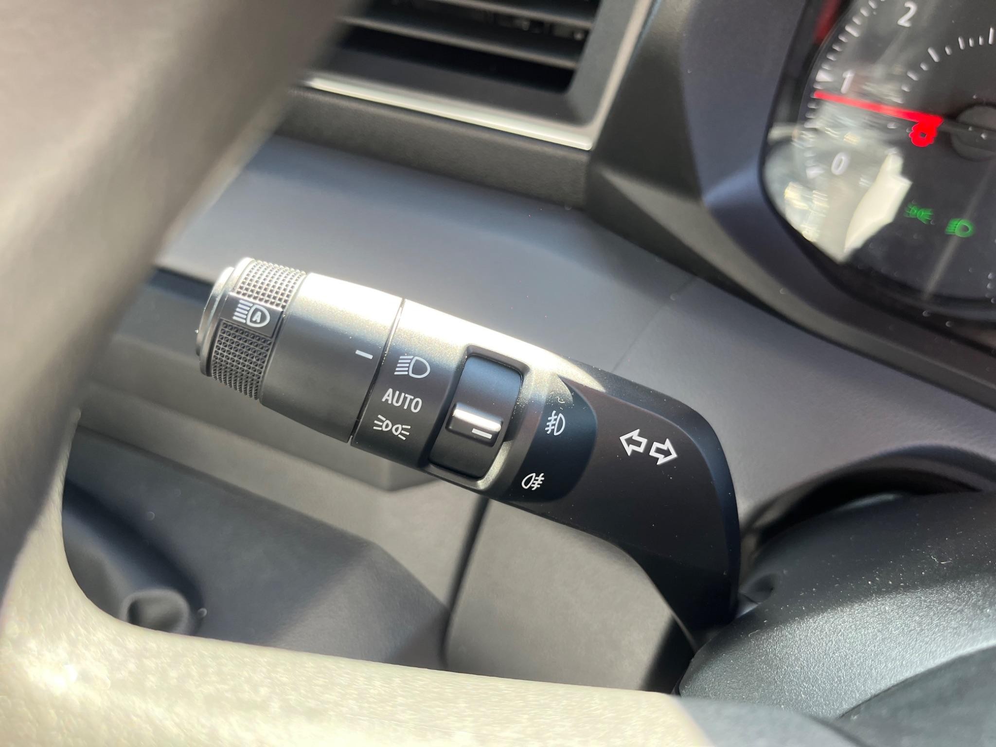 Nissan Interstar Image 30