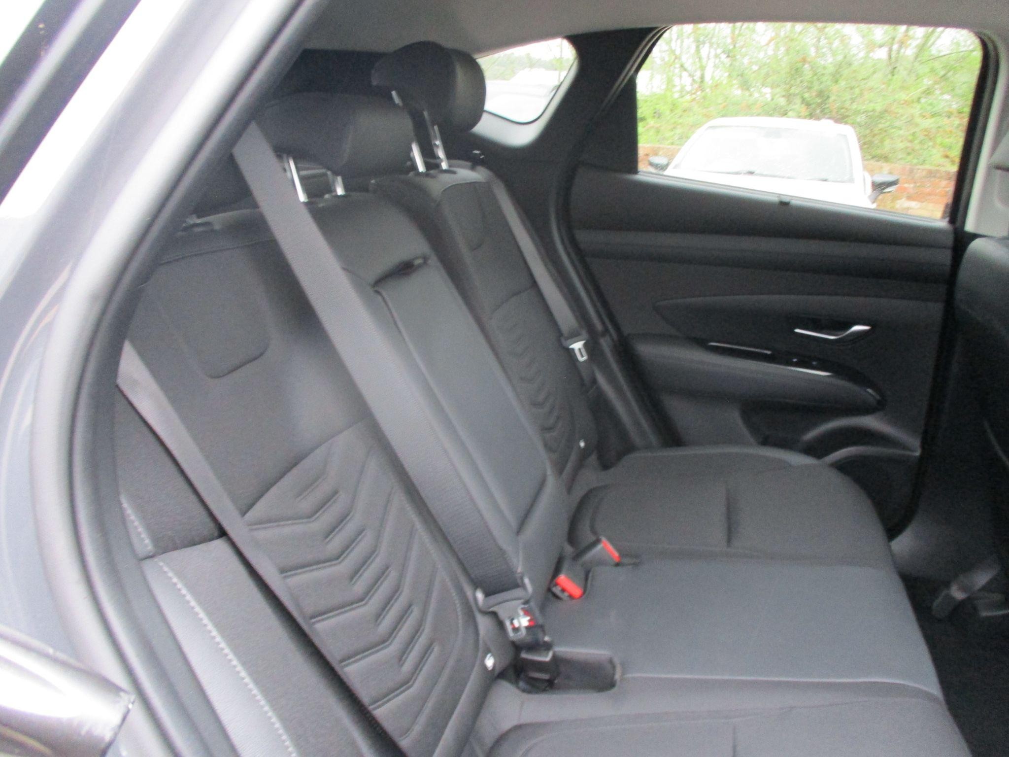 Hyundai TUCSON Image 12