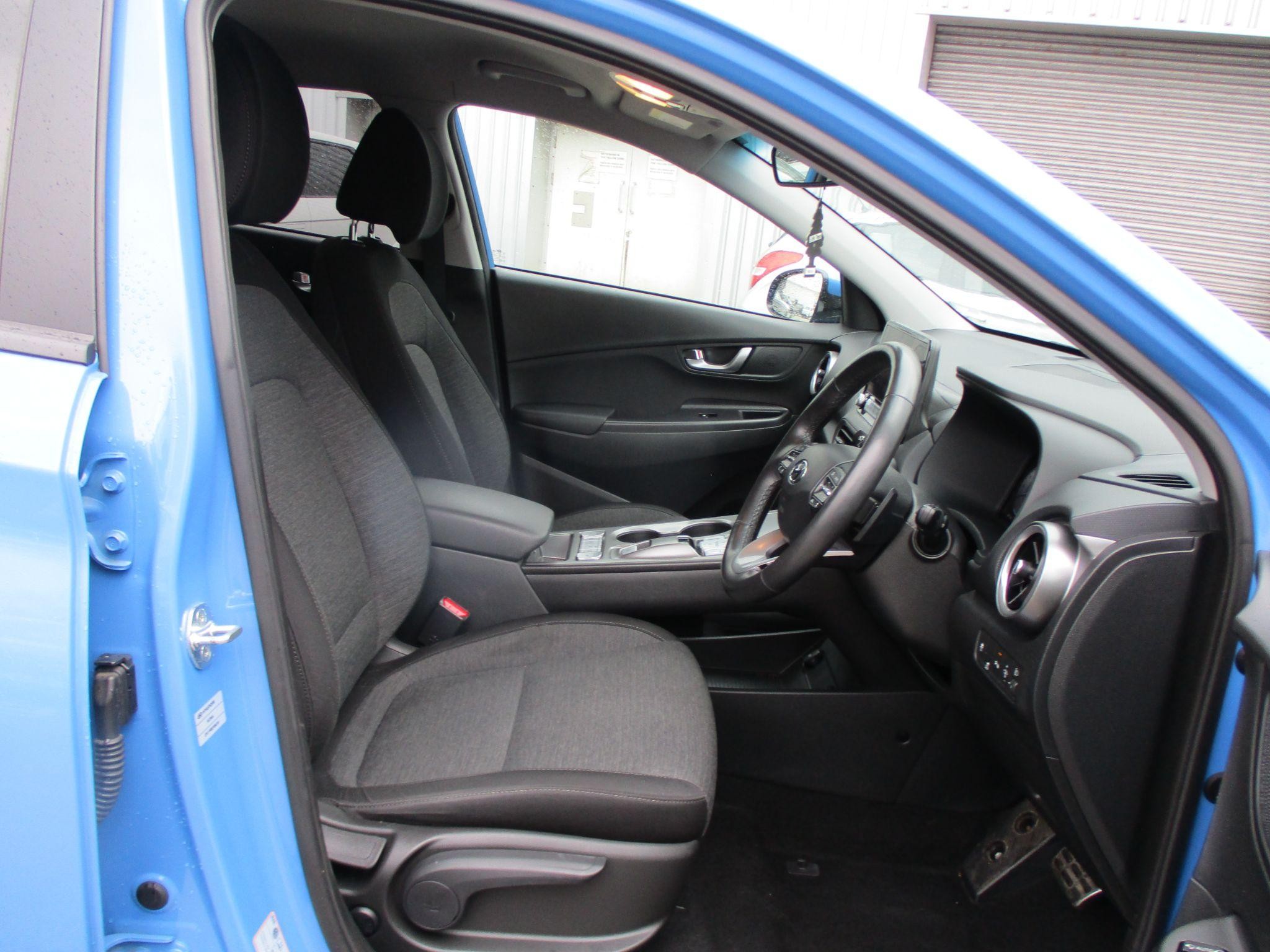Hyundai KONA Image 10