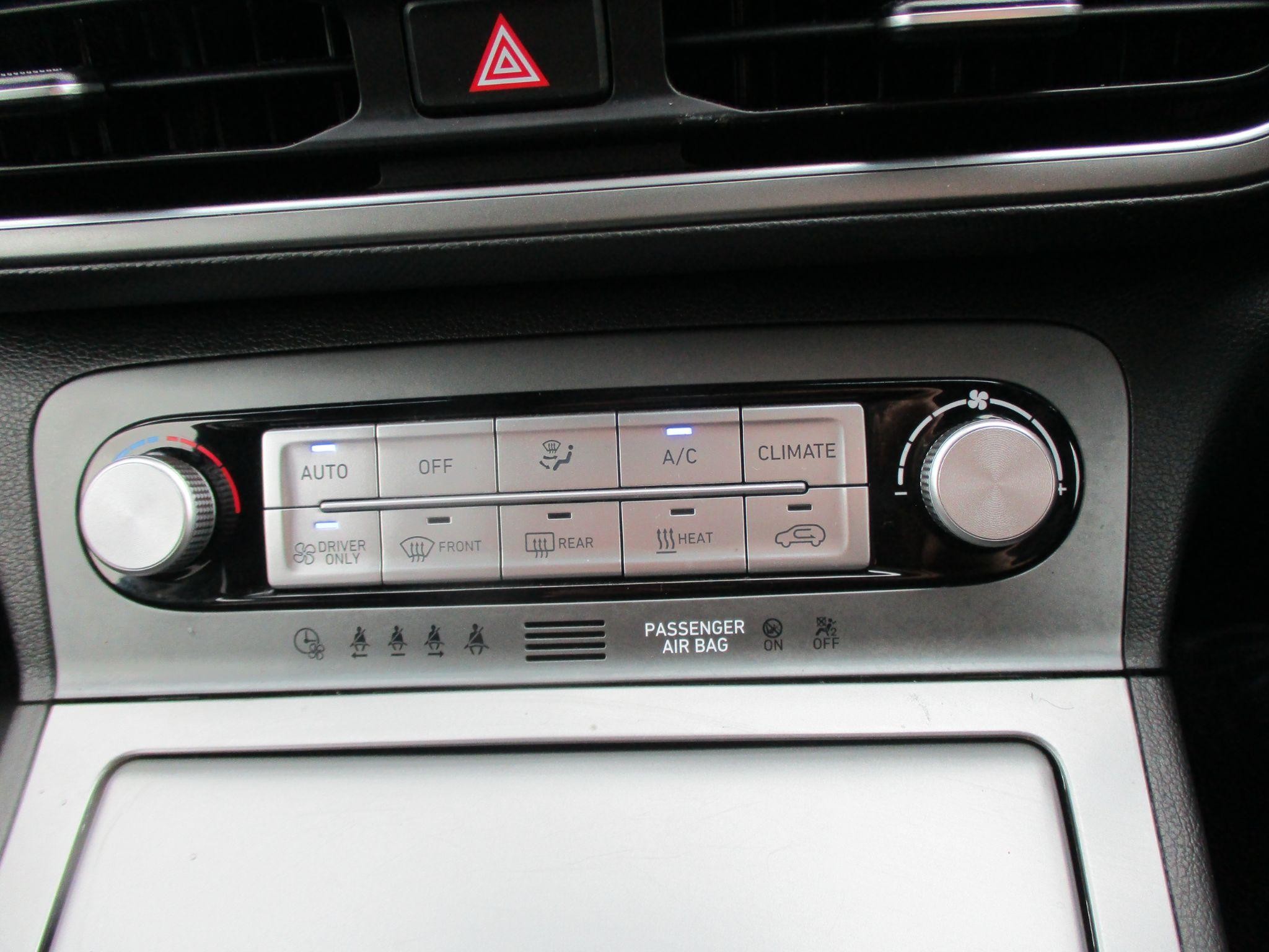 Hyundai KONA Image 21