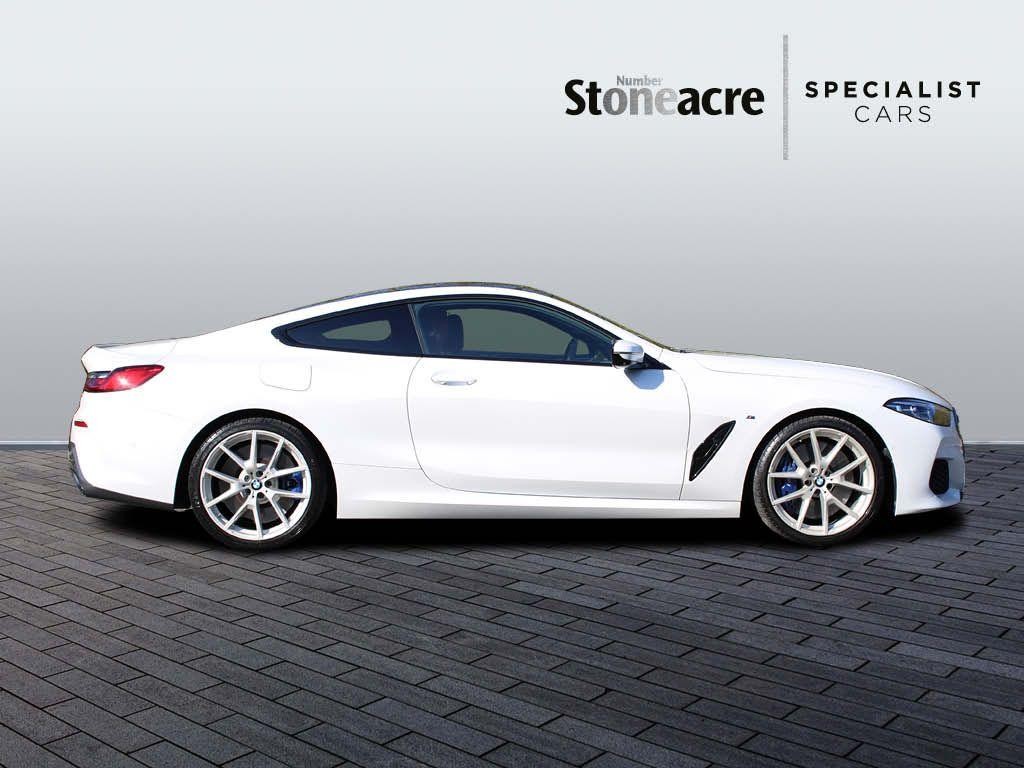 BMW 8 Series Image 2