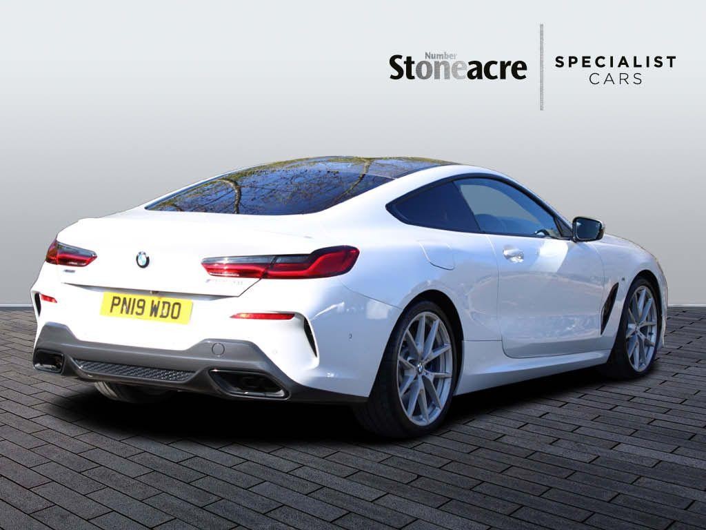 BMW 8 Series Image 3