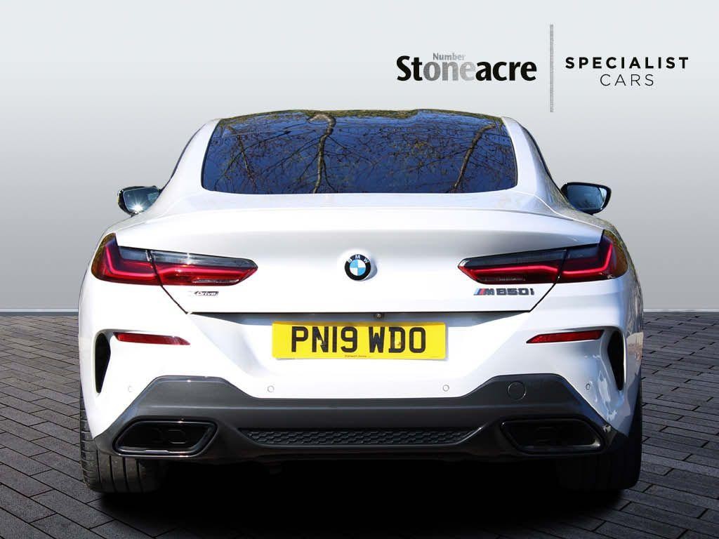 BMW 8 Series Image 4