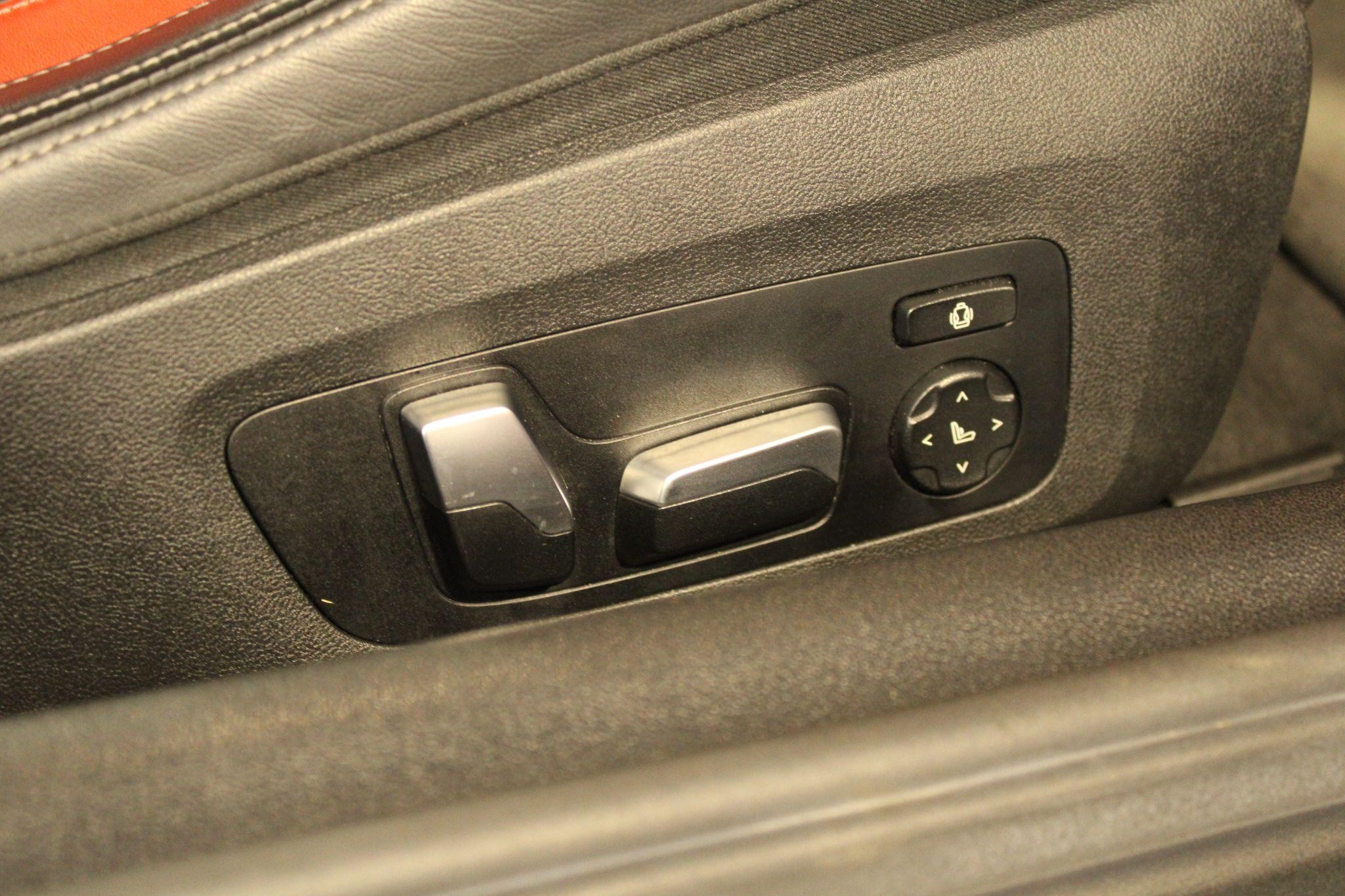 BMW 8 Series Image 17