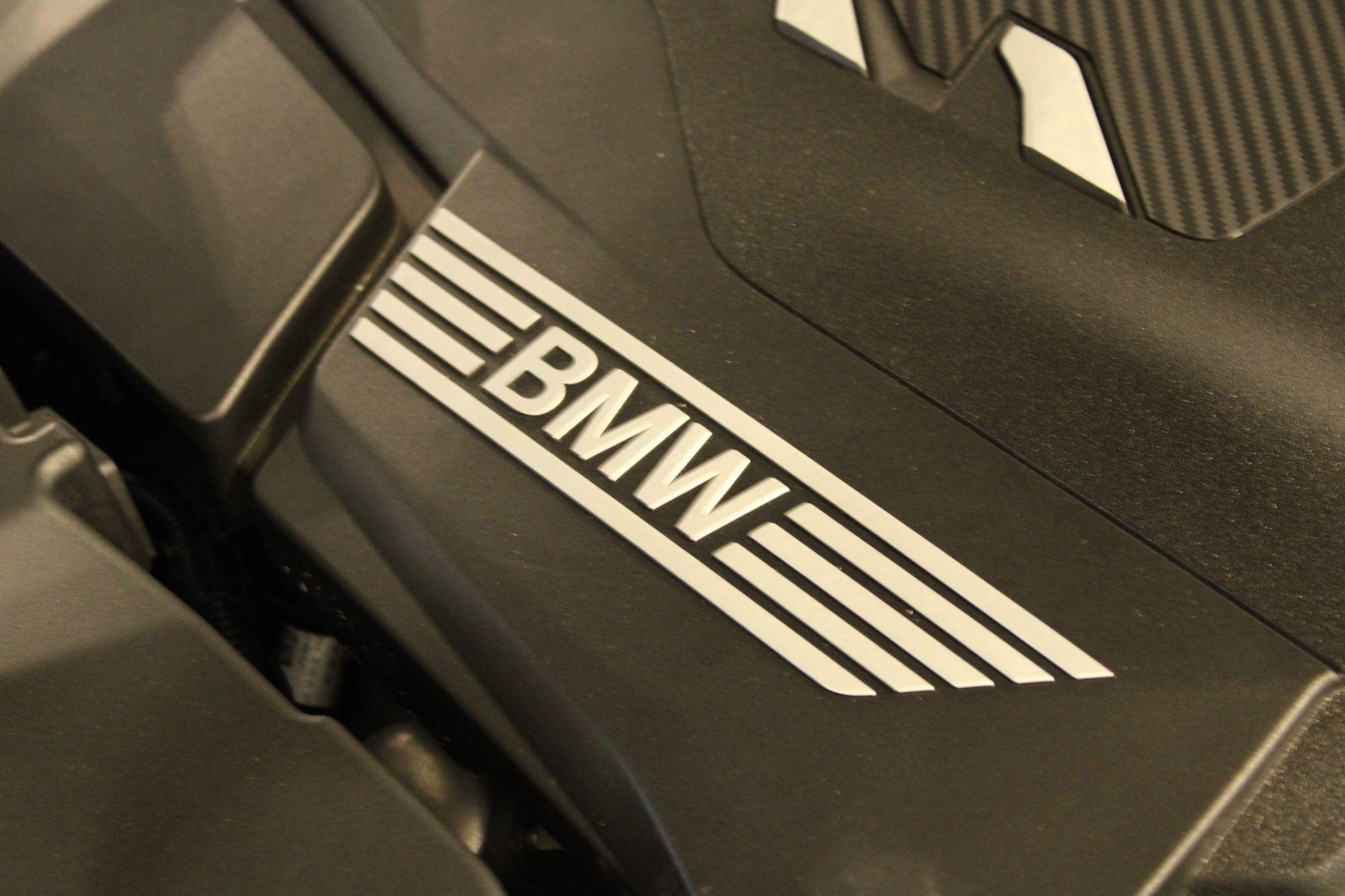 BMW 8 Series Image 38