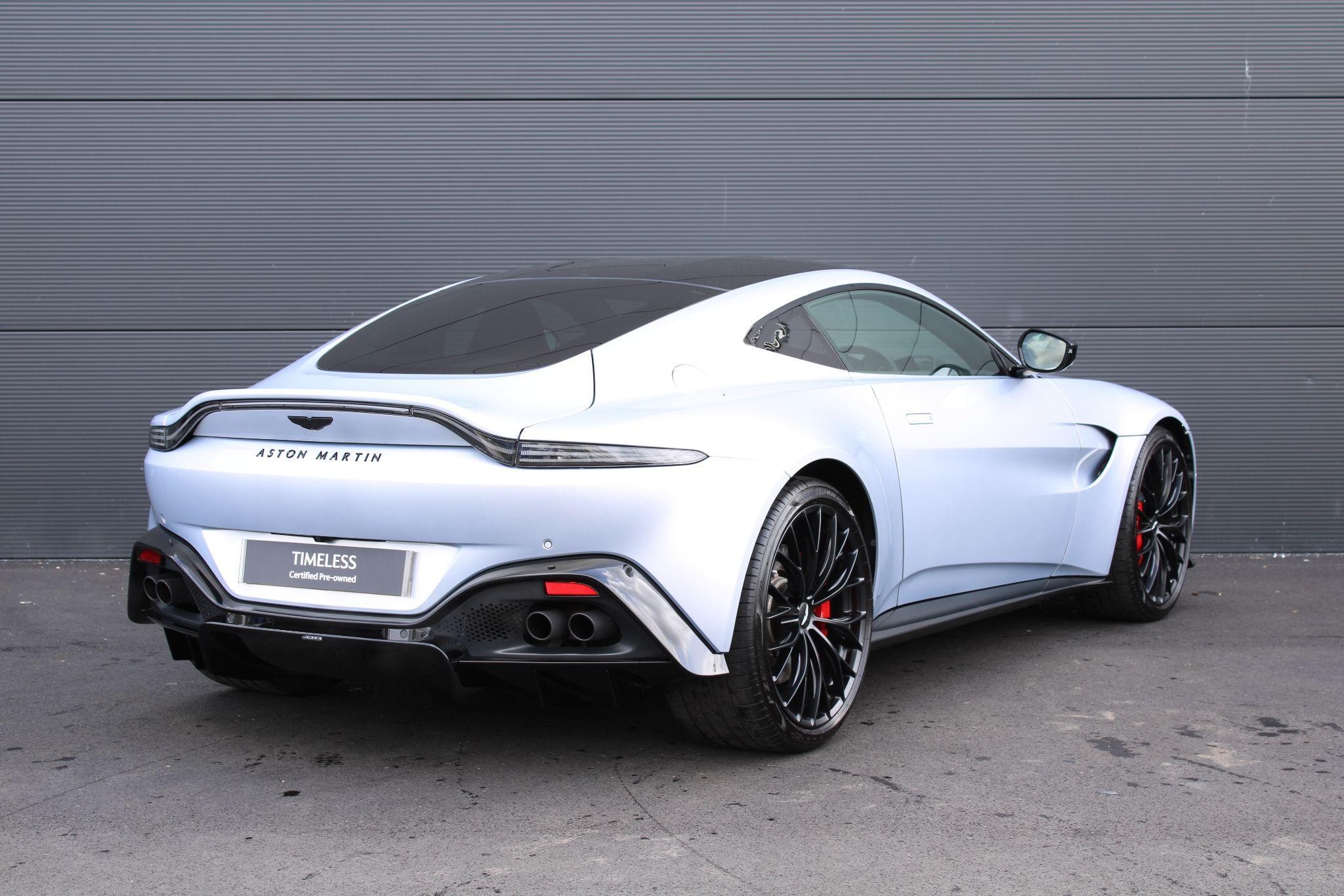 Aston Martin Vantage Image 18