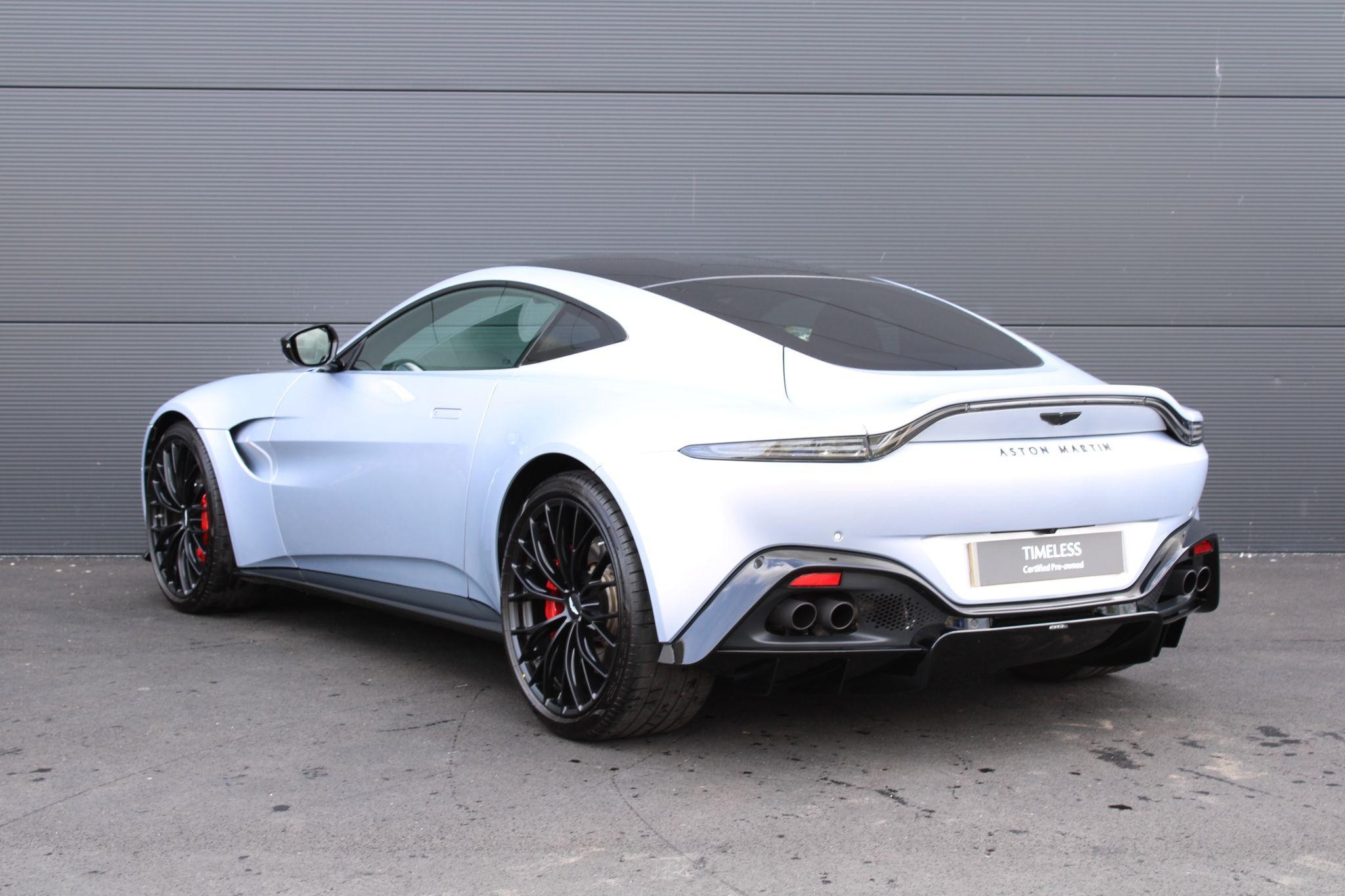 Aston Martin Vantage Image 12
