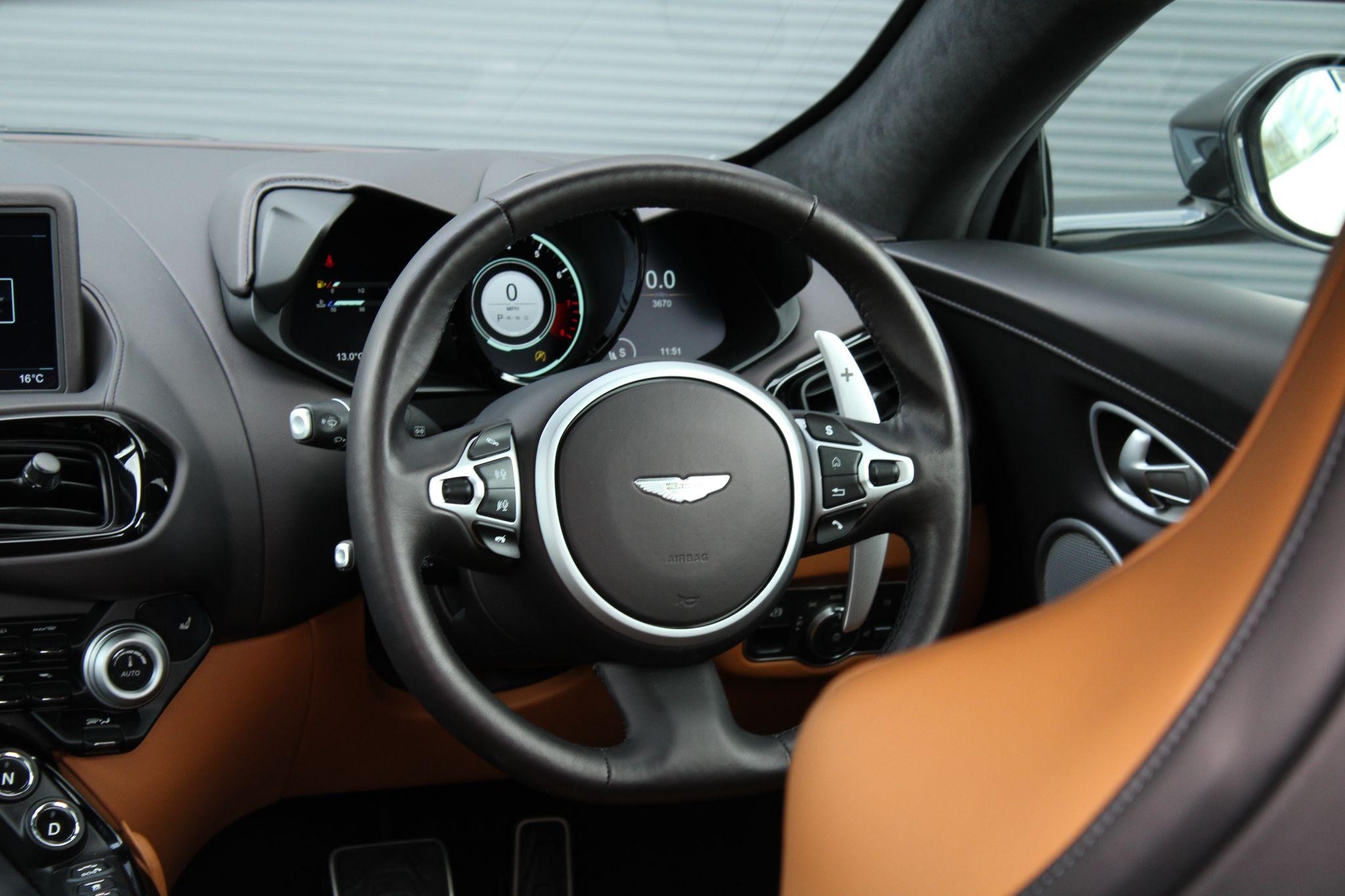 Aston Martin Vantage Image 37