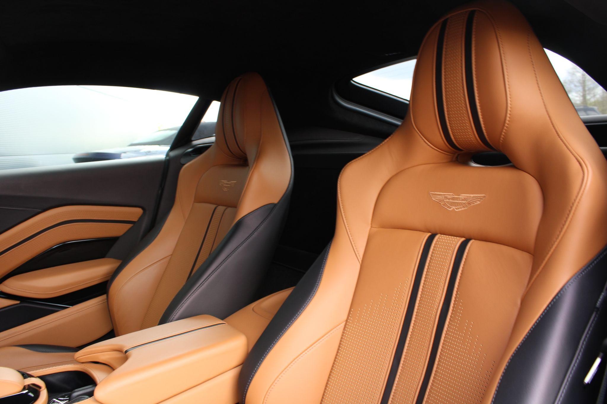 Aston Martin Vantage Image 39