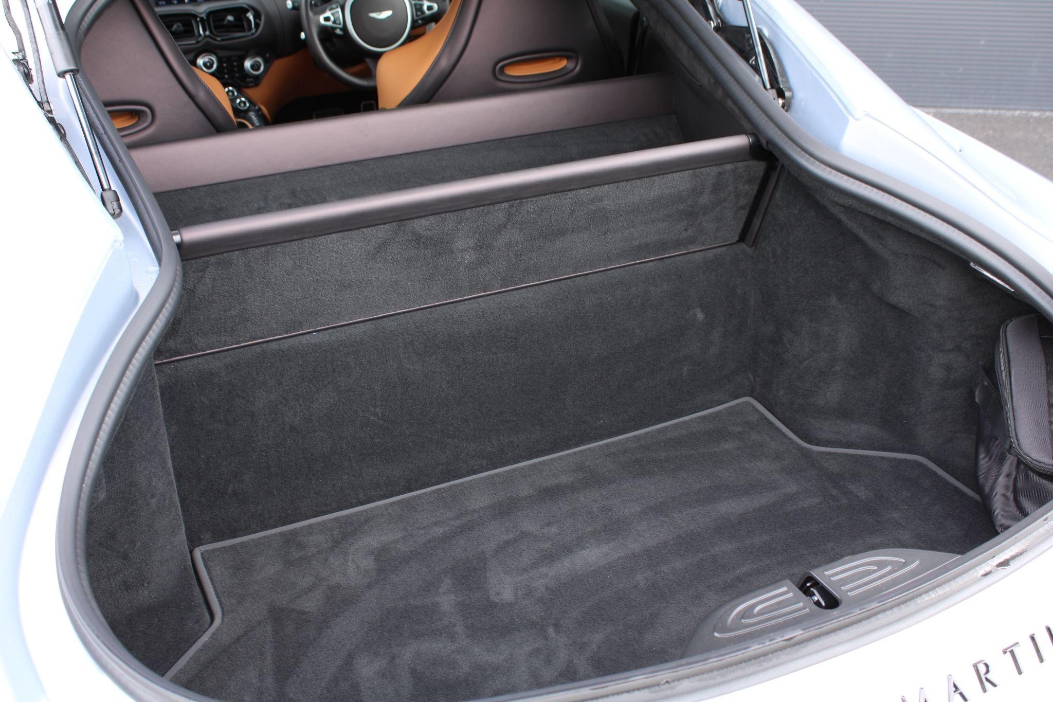 Aston Martin Vantage Image 34