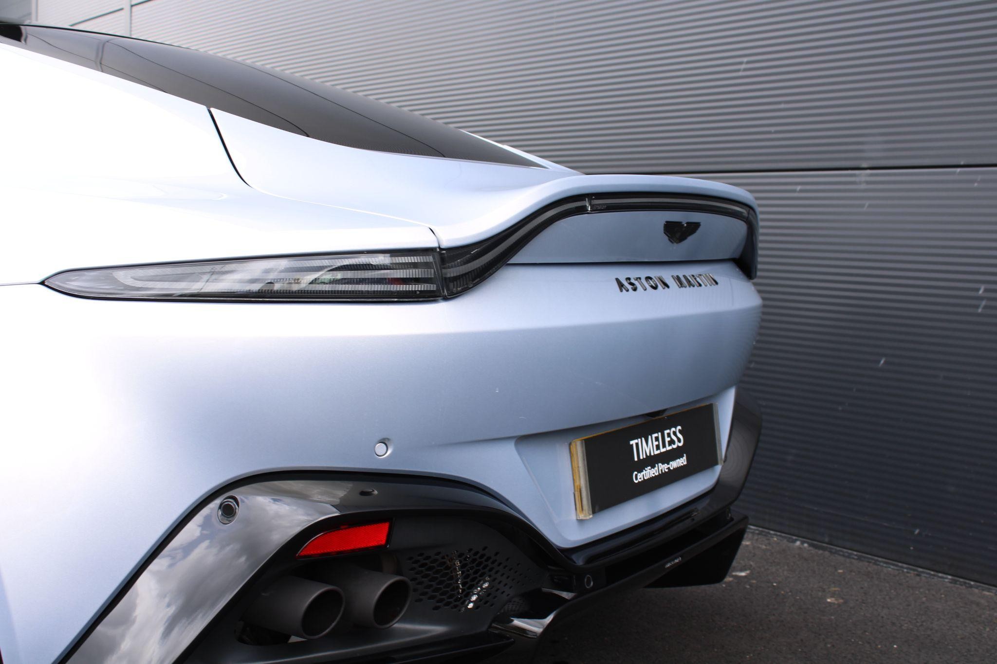 Aston Martin Vantage Image 43