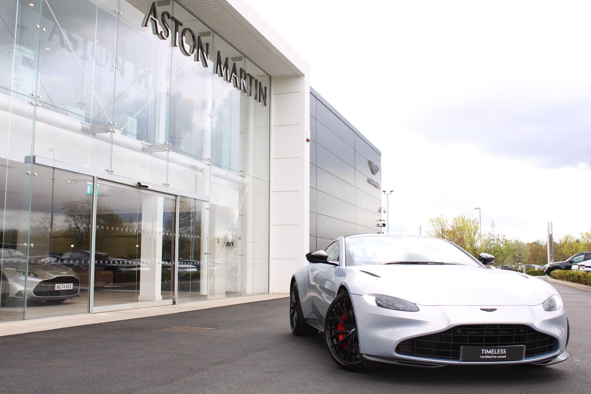 Aston Martin Vantage Image 13