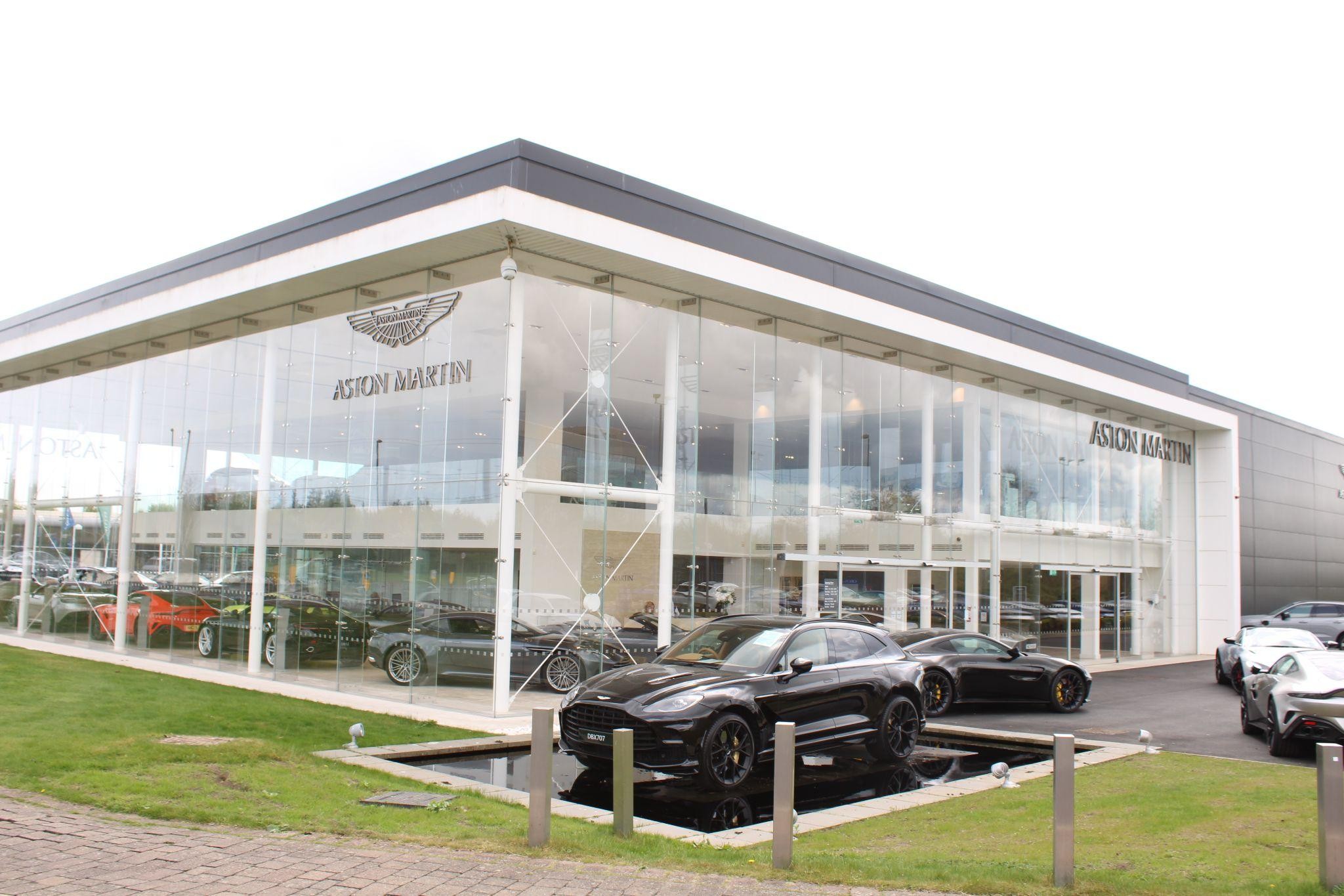 Aston Martin Vantage Image 40