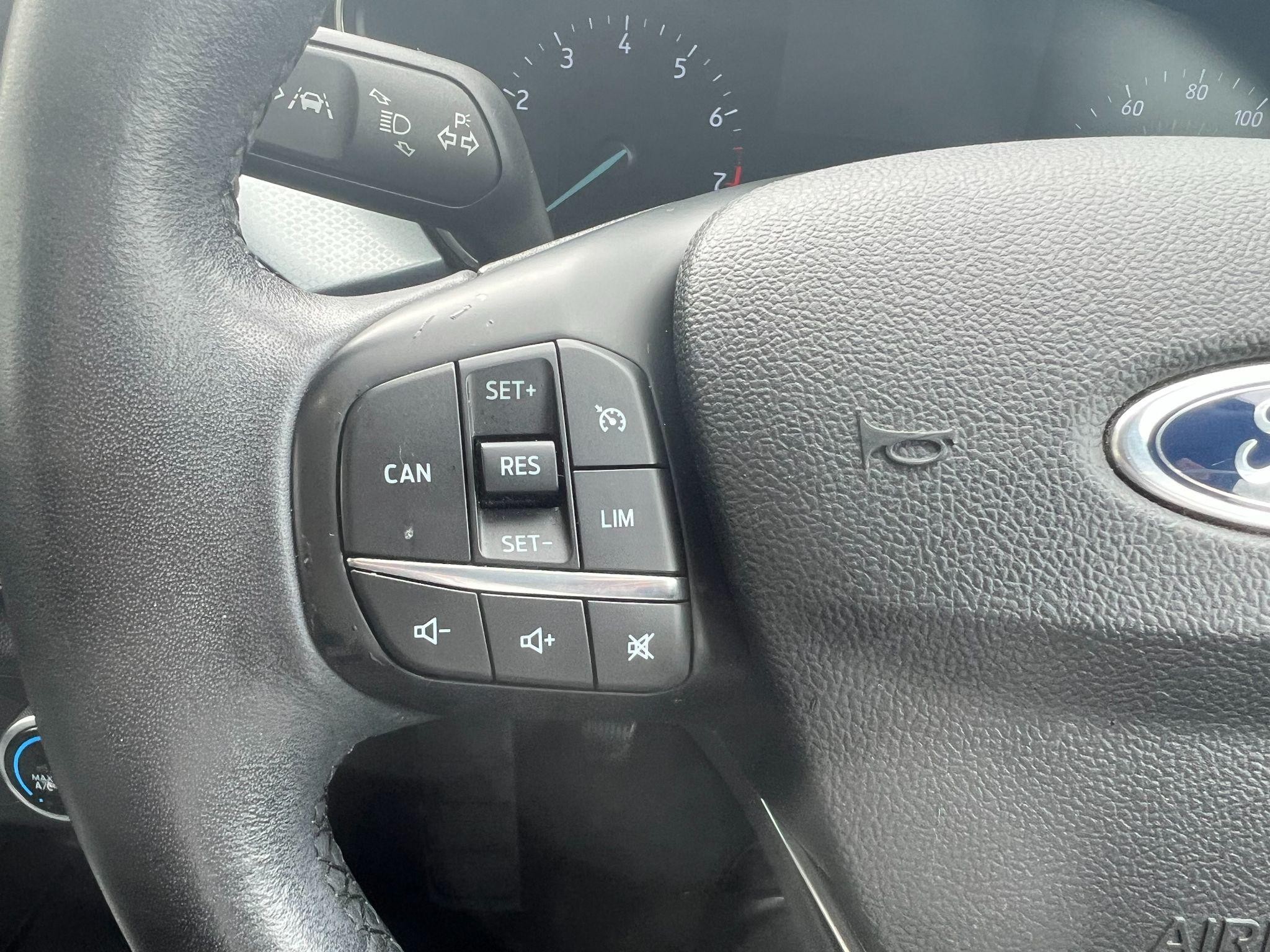 Ford Focus Image 12