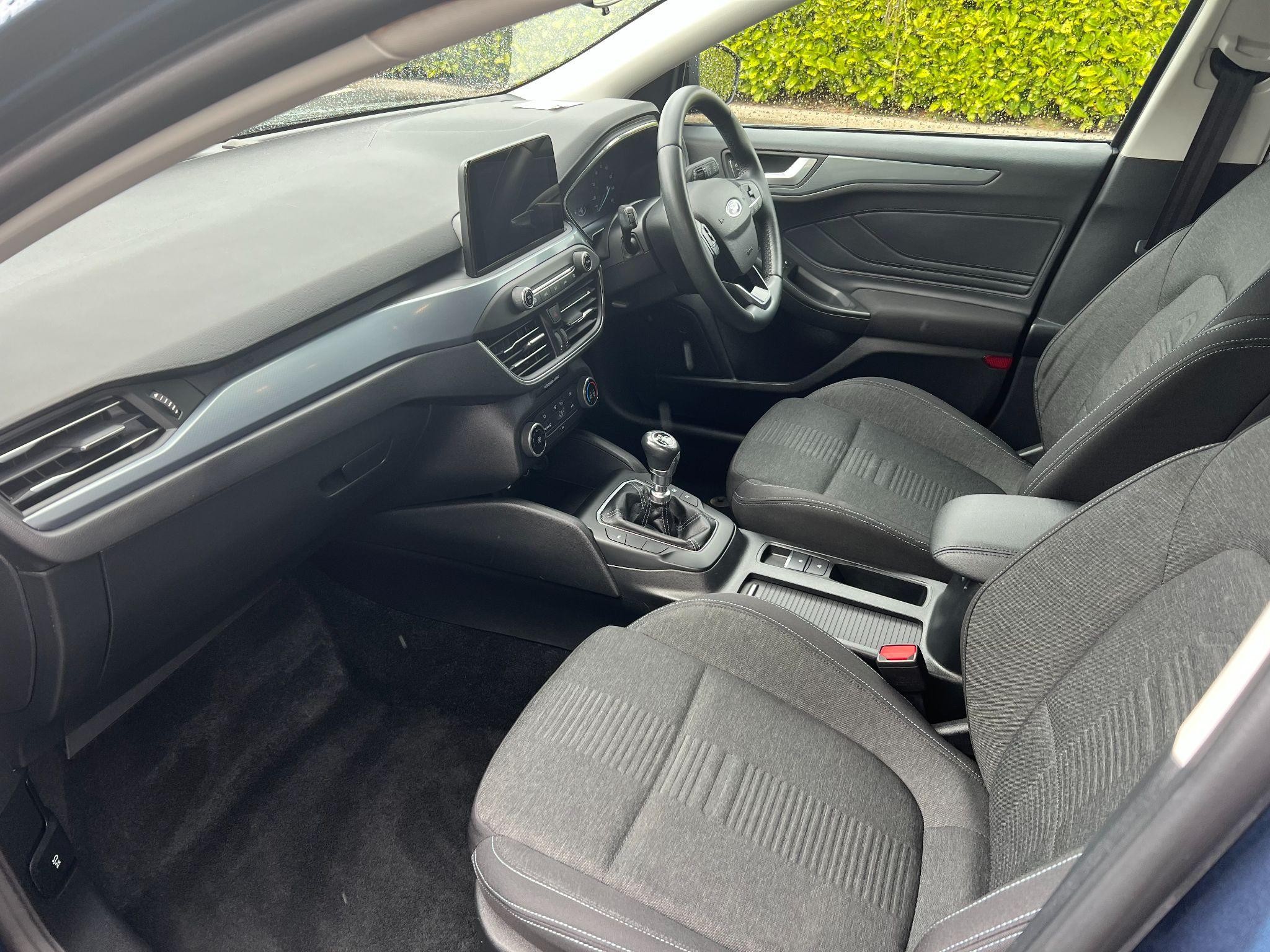 Ford Focus Image 13
