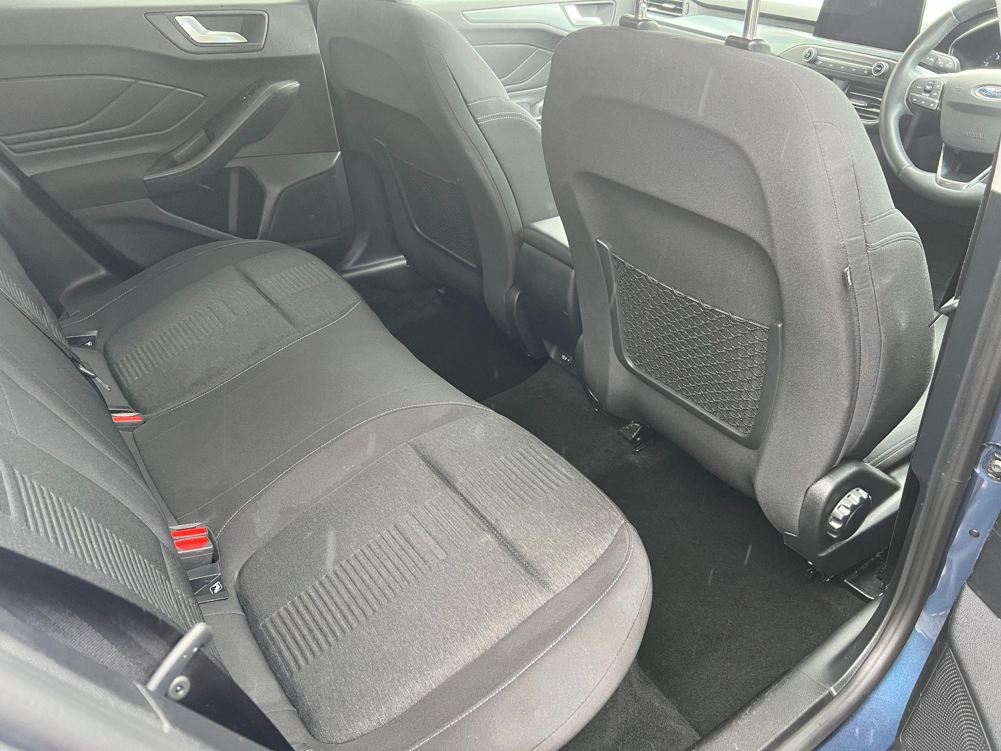 Ford Focus Image 23