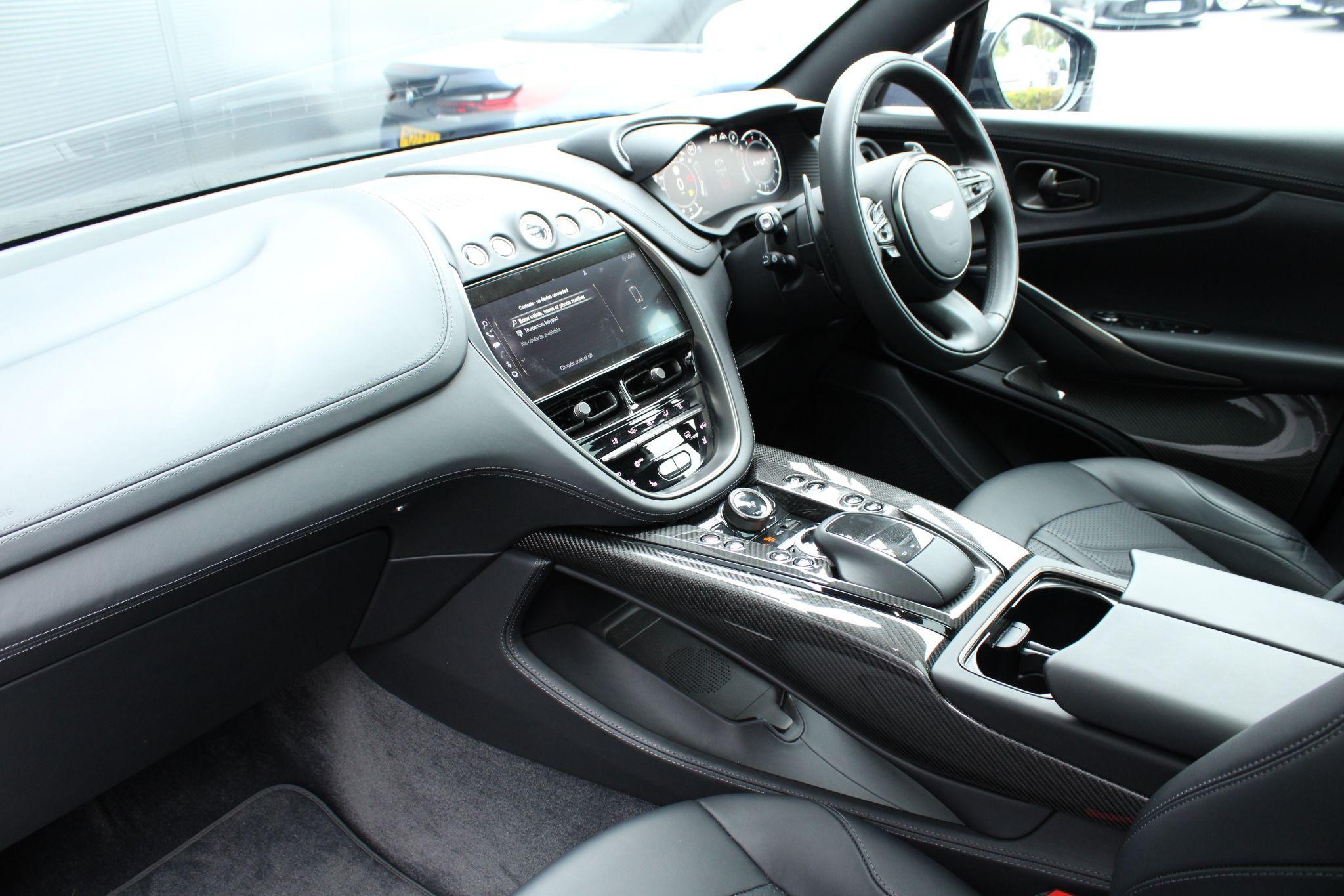 Aston Martin DBX Image 9