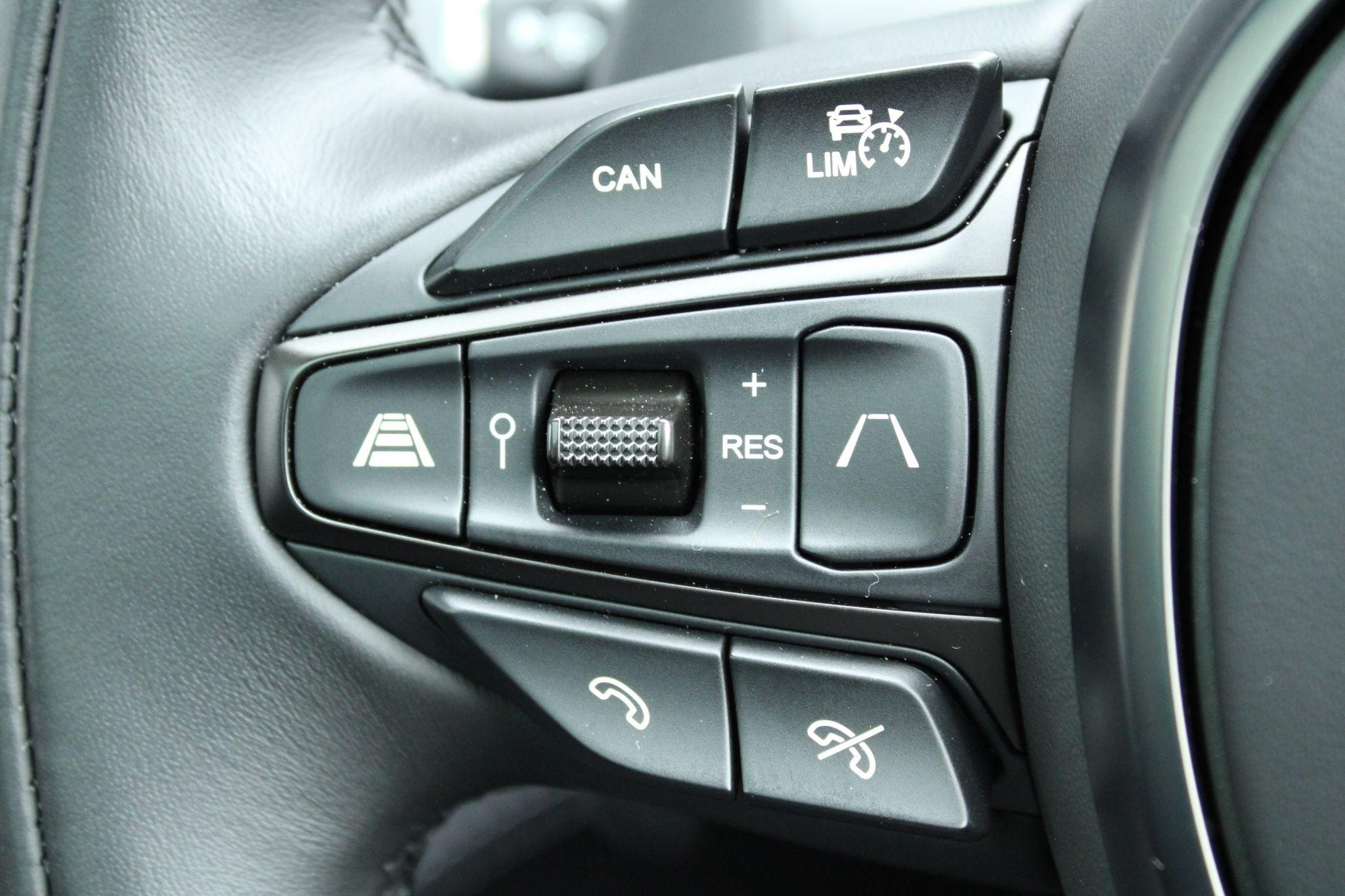 Aston Martin DBX Image 14