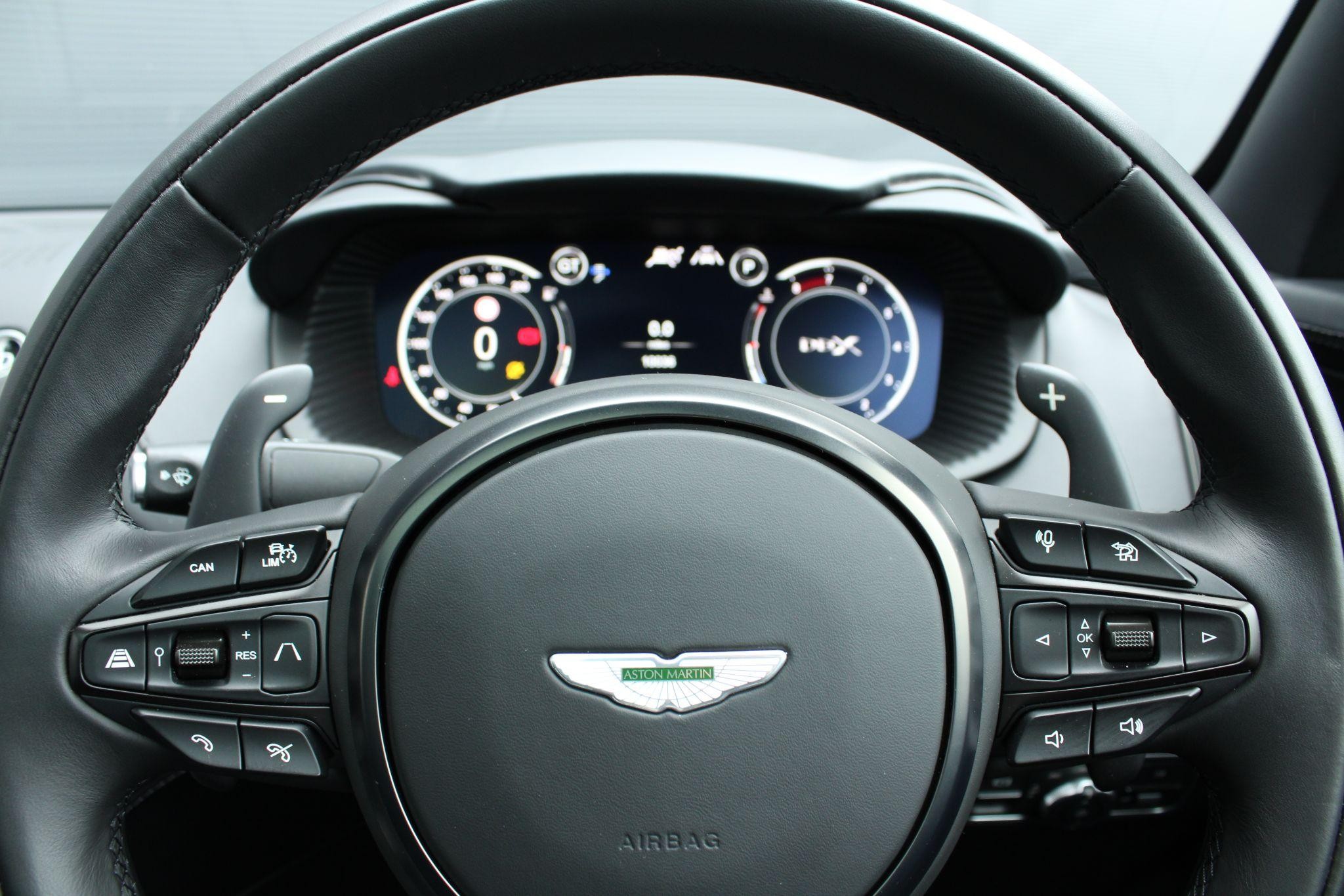 Aston Martin DBX Image 25