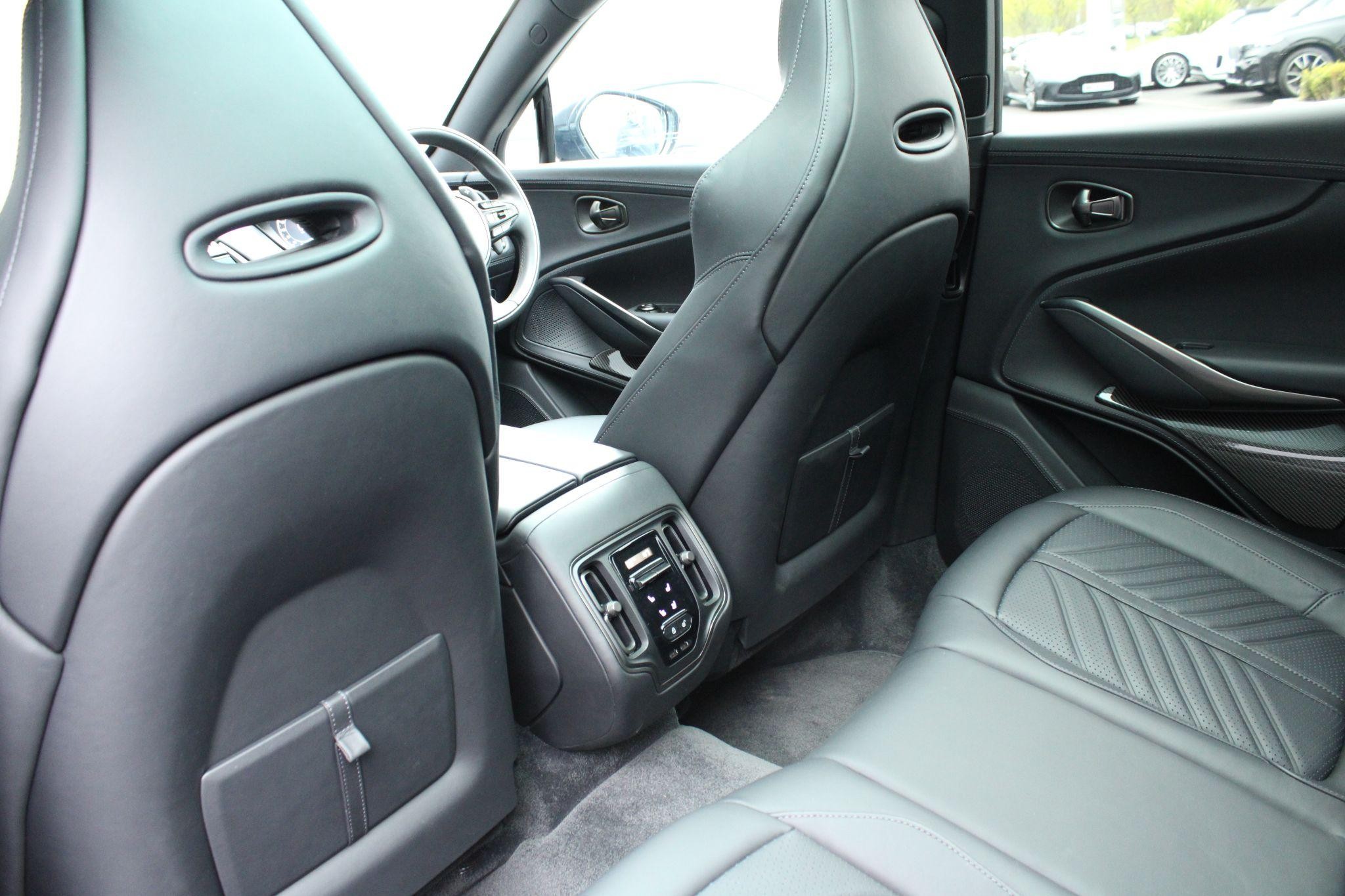 Aston Martin DBX Image 26
