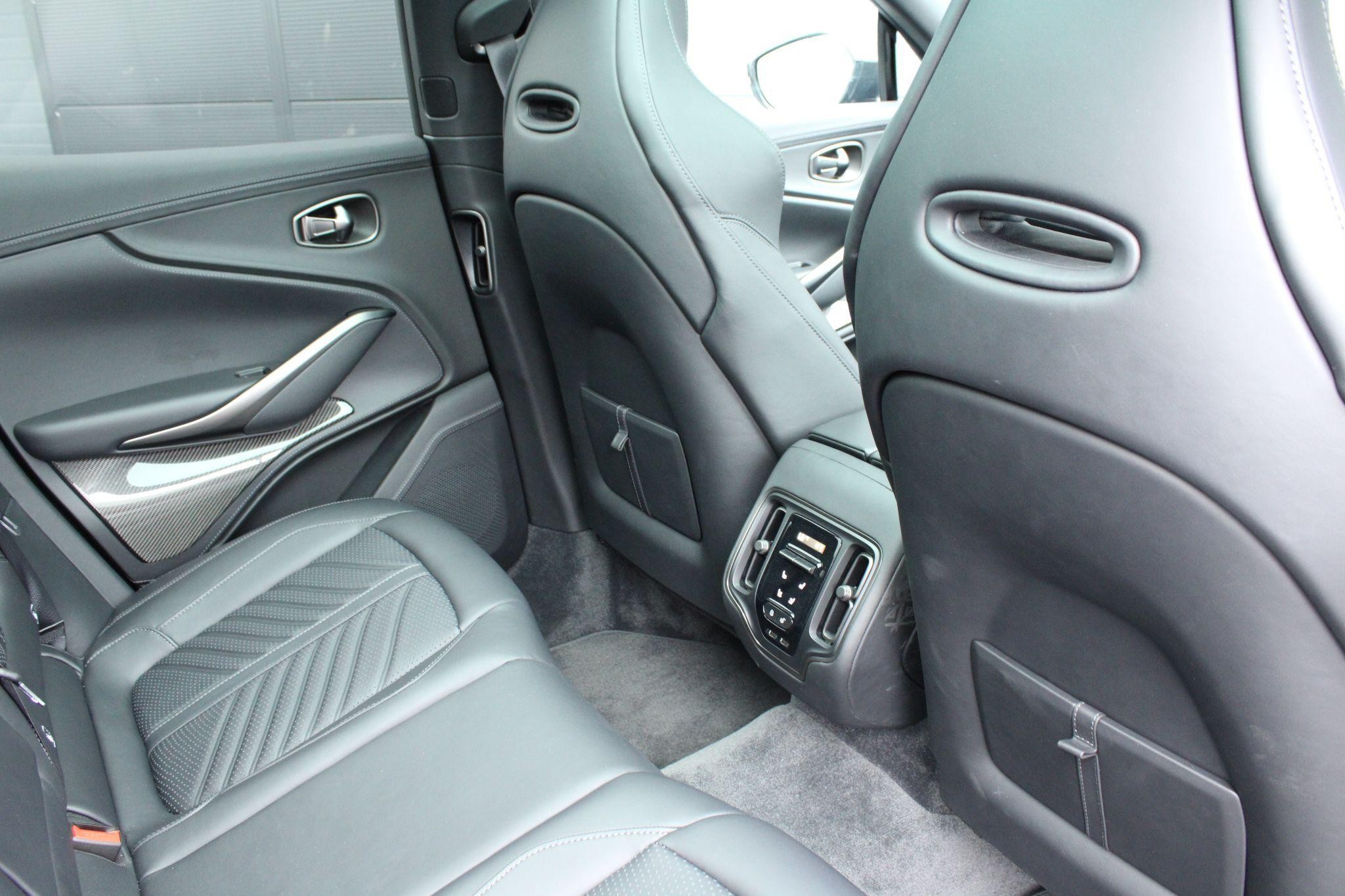 Aston Martin DBX Image 29