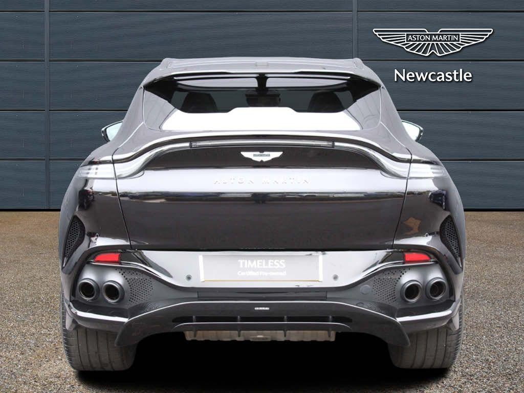 Aston Martin DBX Image 6
