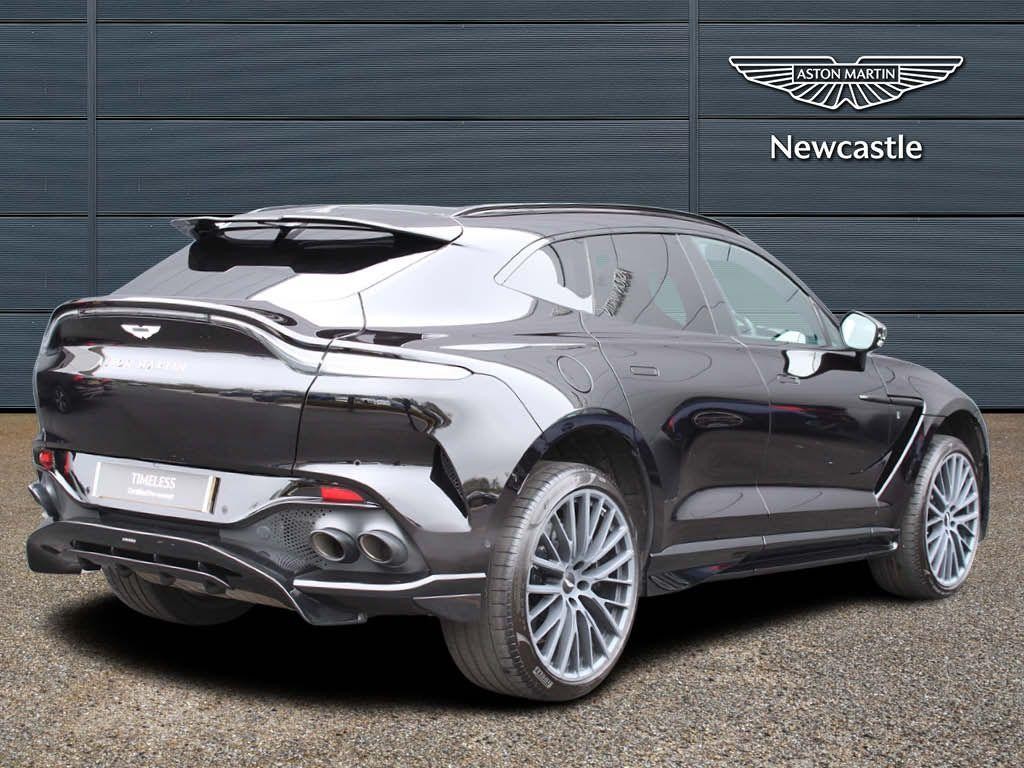 Aston Martin DBX Image 8