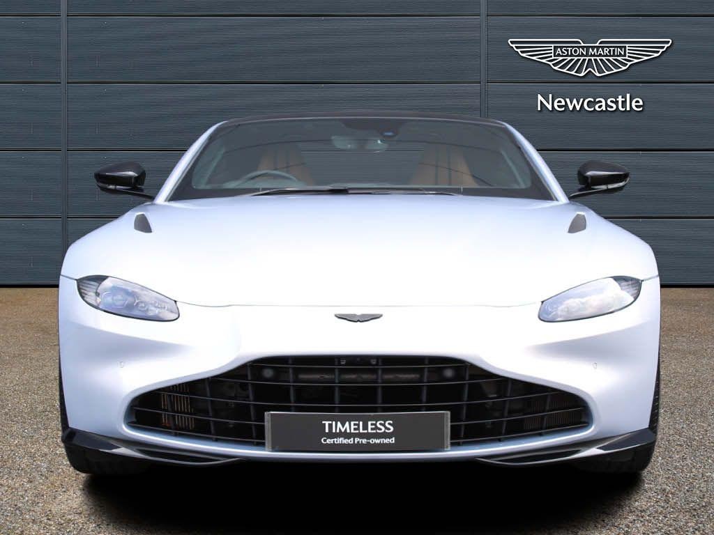 Aston Martin Vantage Image 2