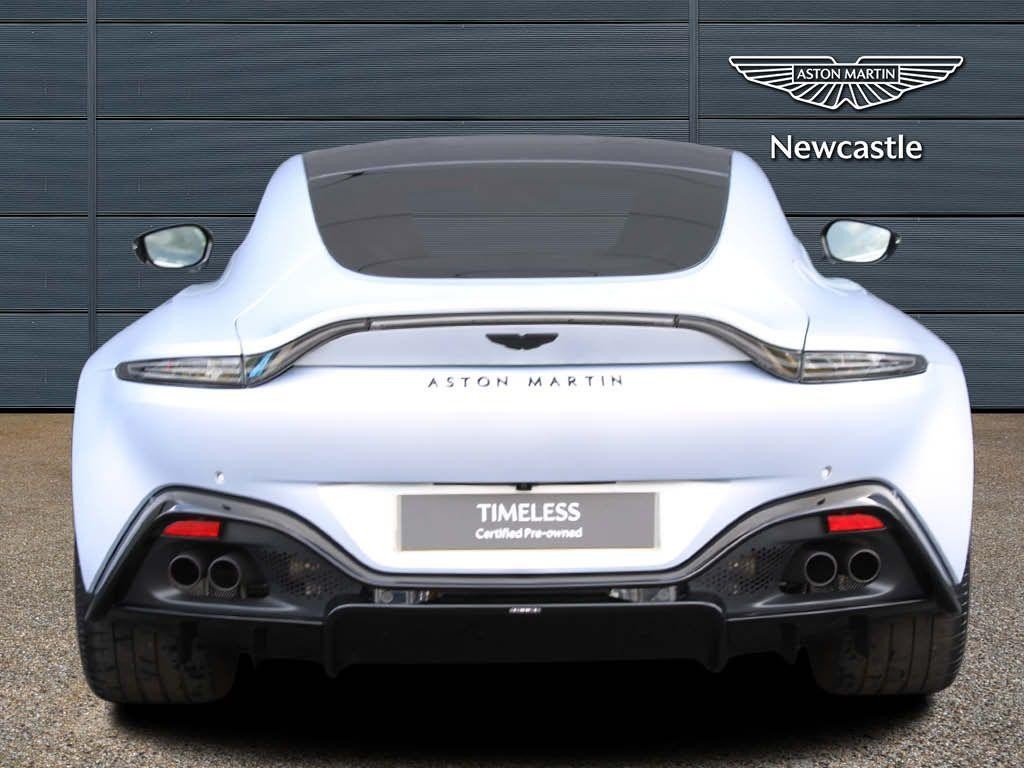 Aston Martin Vantage Image 5