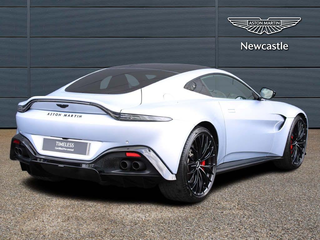 Aston Martin Vantage Image 6
