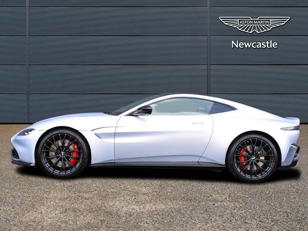 Aston Martin Vantage Image 7