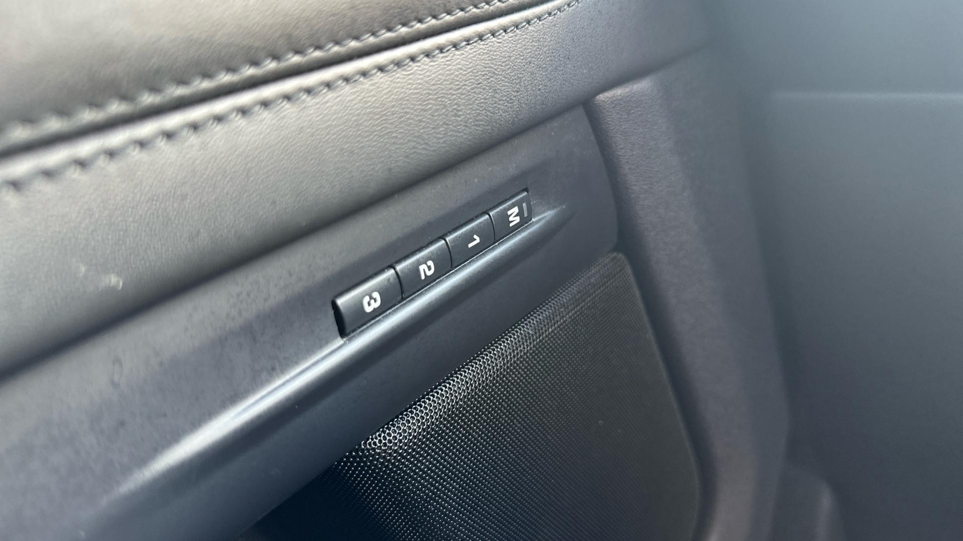 Land Rover Range Rover Evoque Image 30