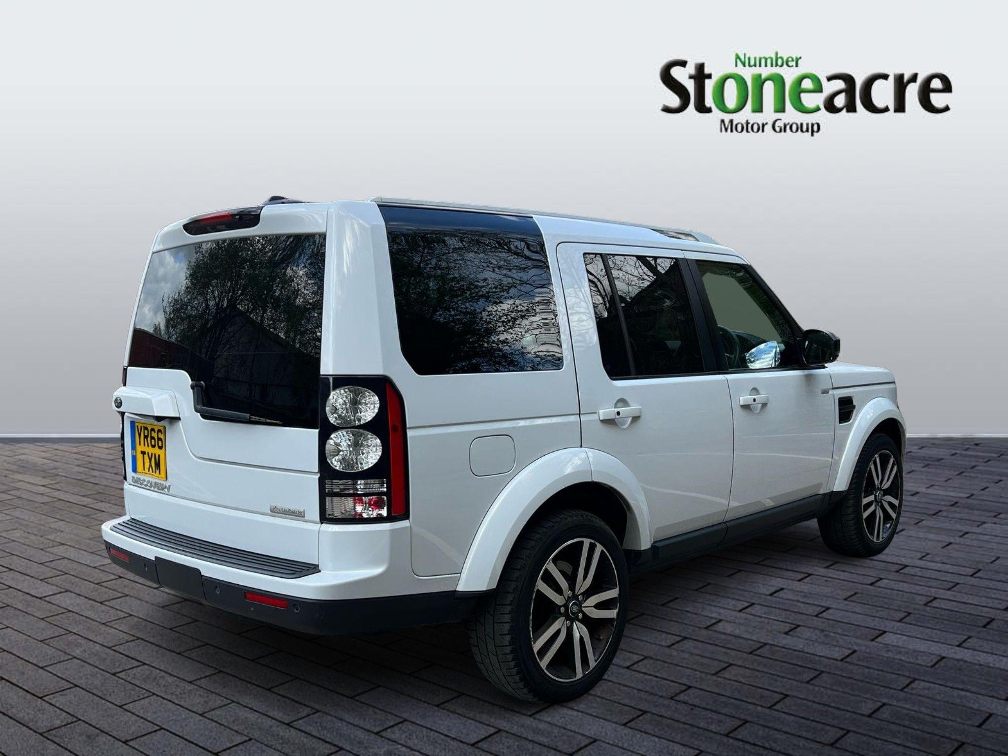 Land Rover Discovery 4 Image 8