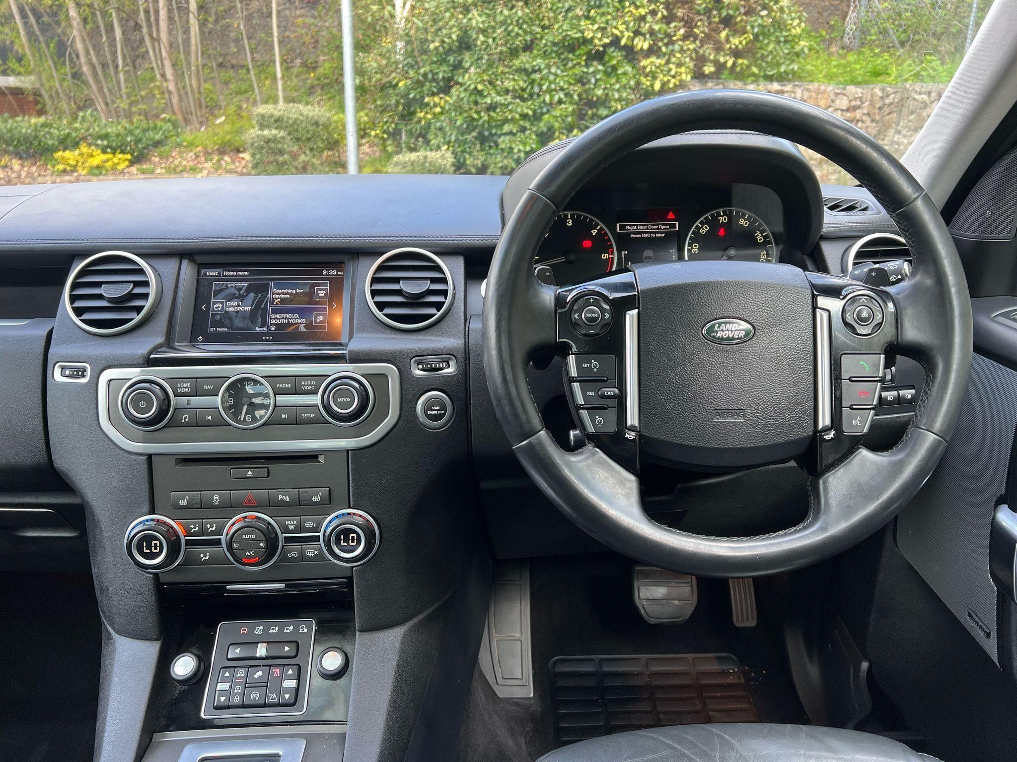 Land Rover Discovery 4 Image 9
