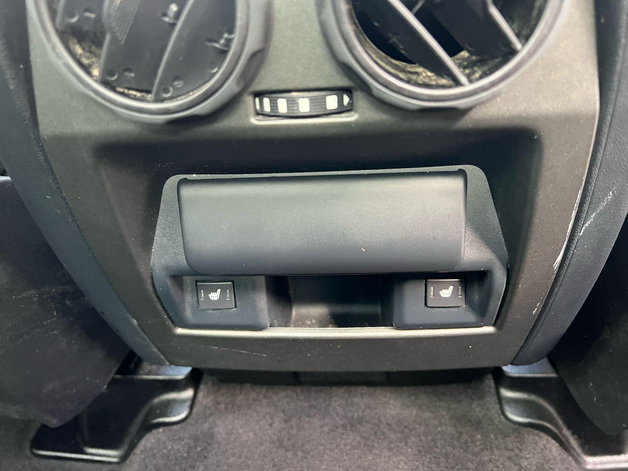 Land Rover Discovery 4 Image 20