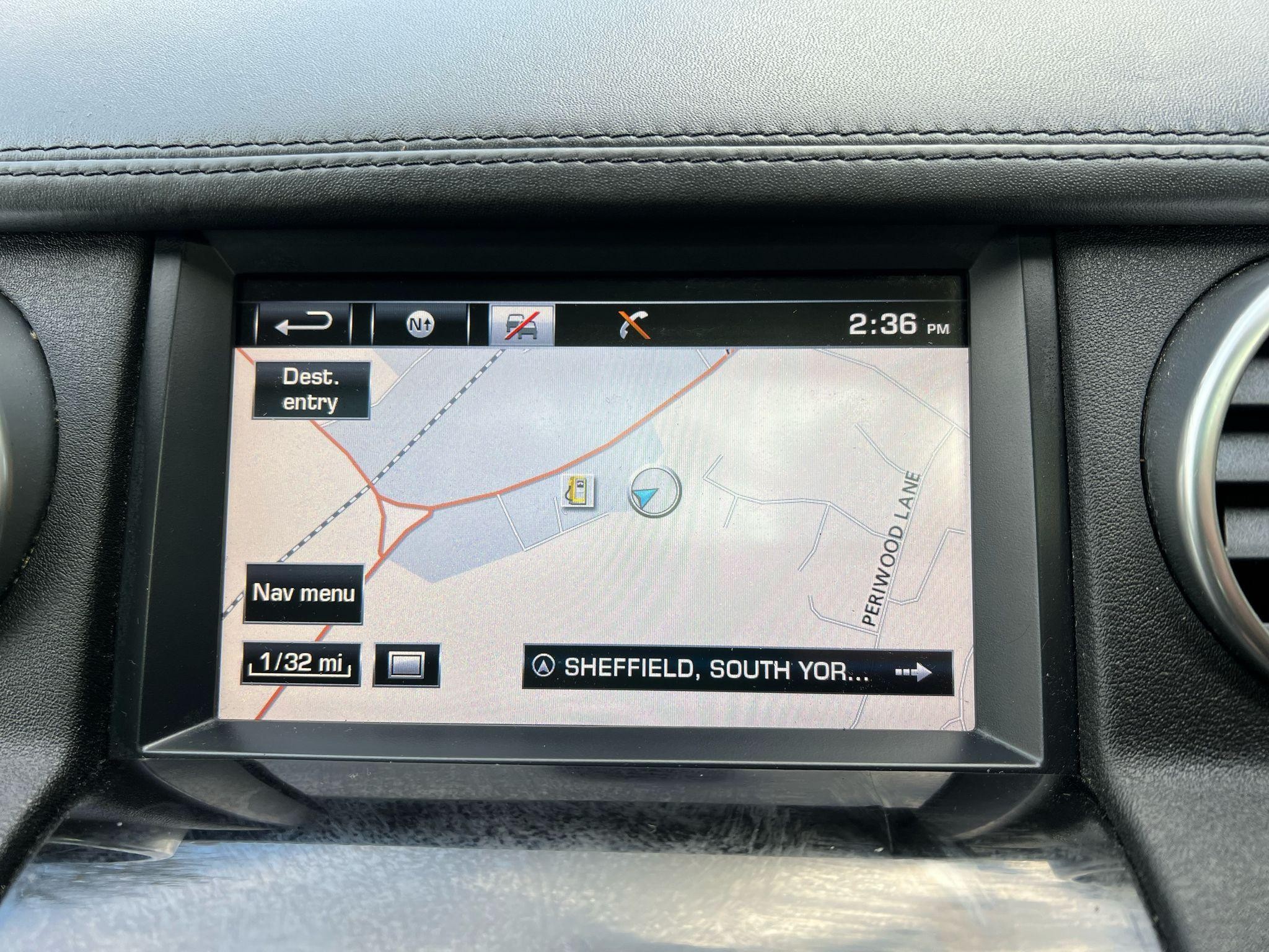 Land Rover Discovery 4 Image 23