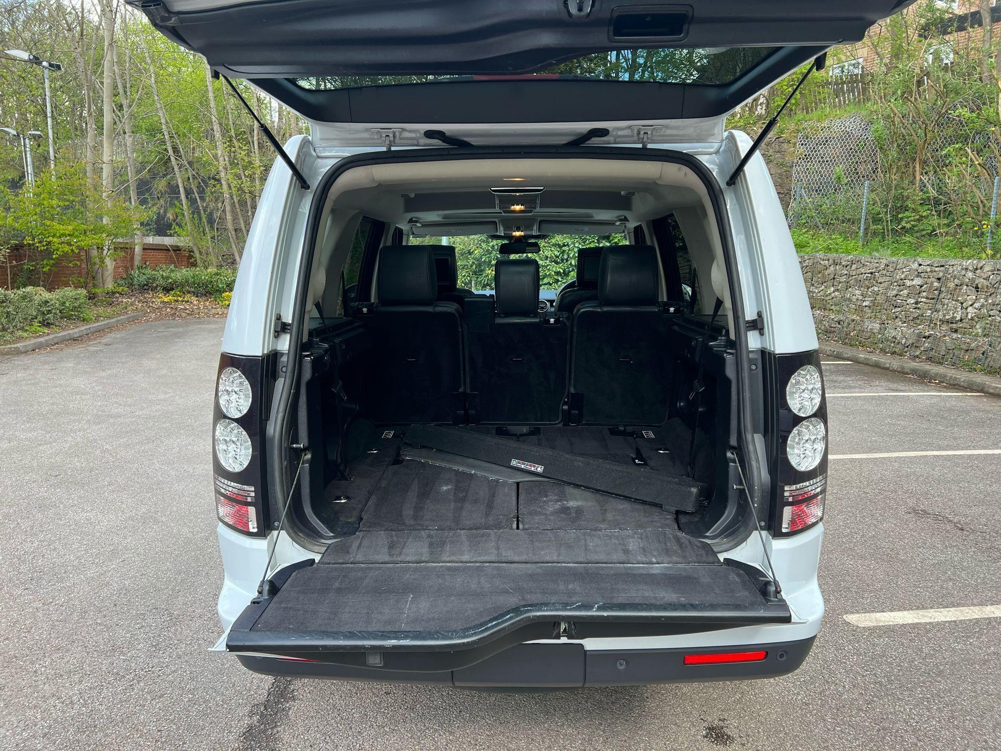 Land Rover Discovery 4 Image 26