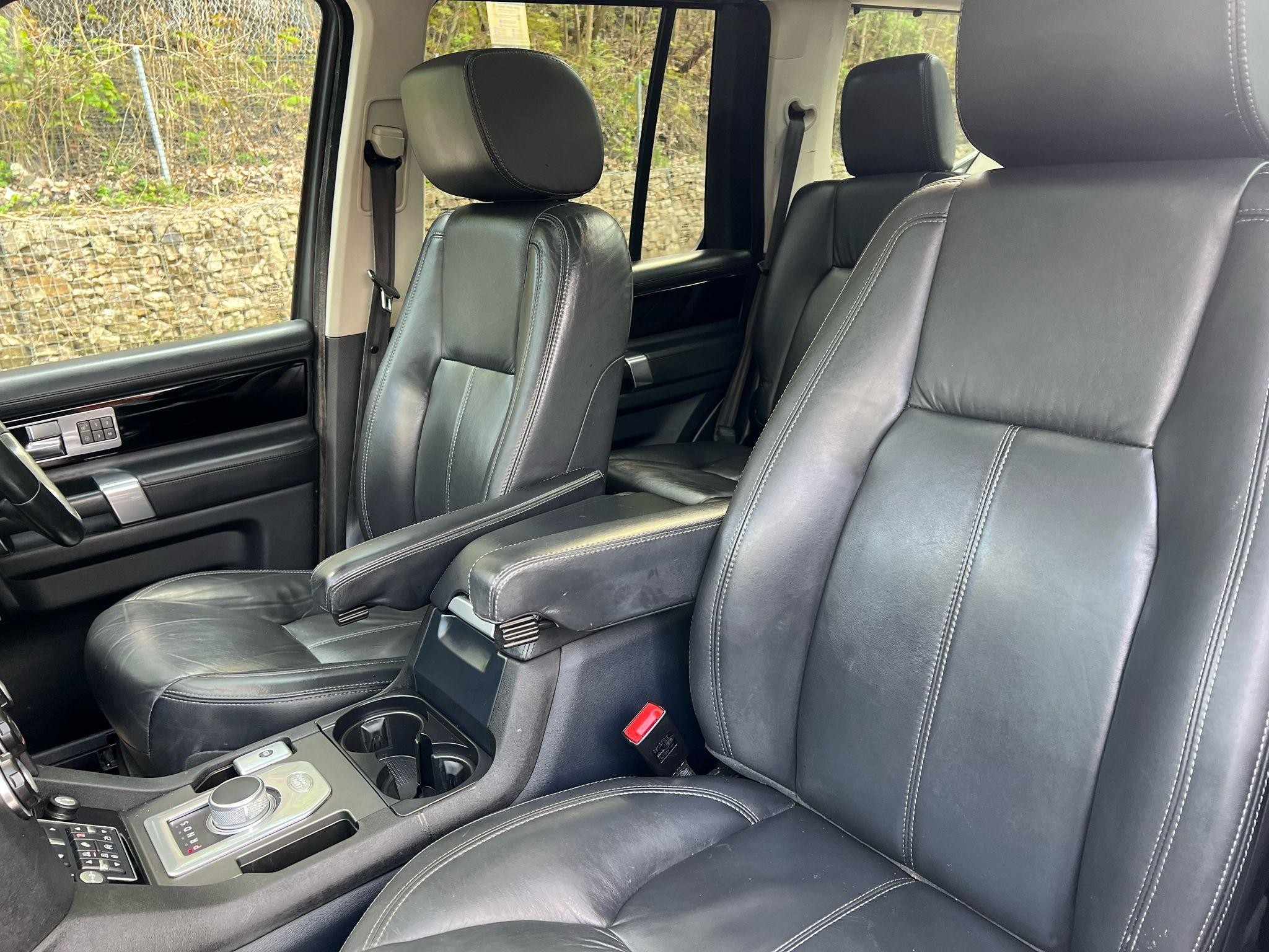 Land Rover Discovery 4 Image 30