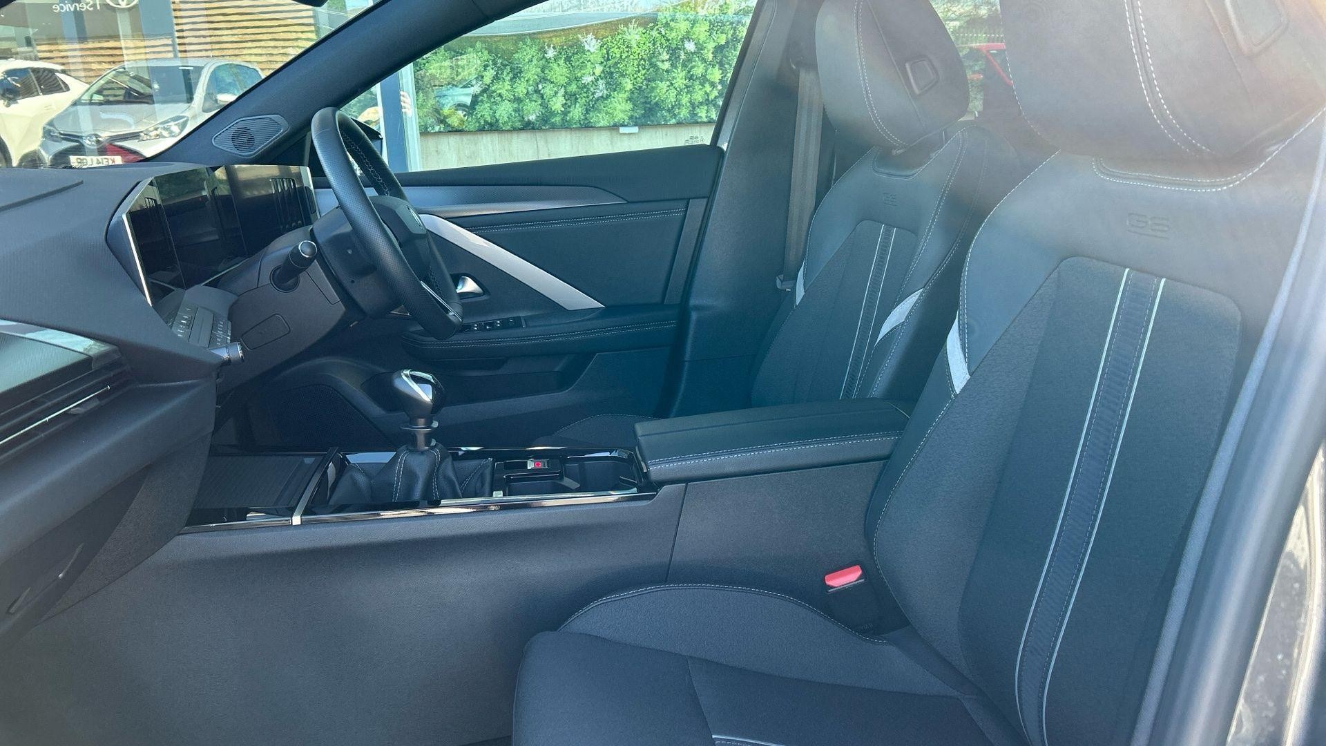 Vauxhall Astra Image 14