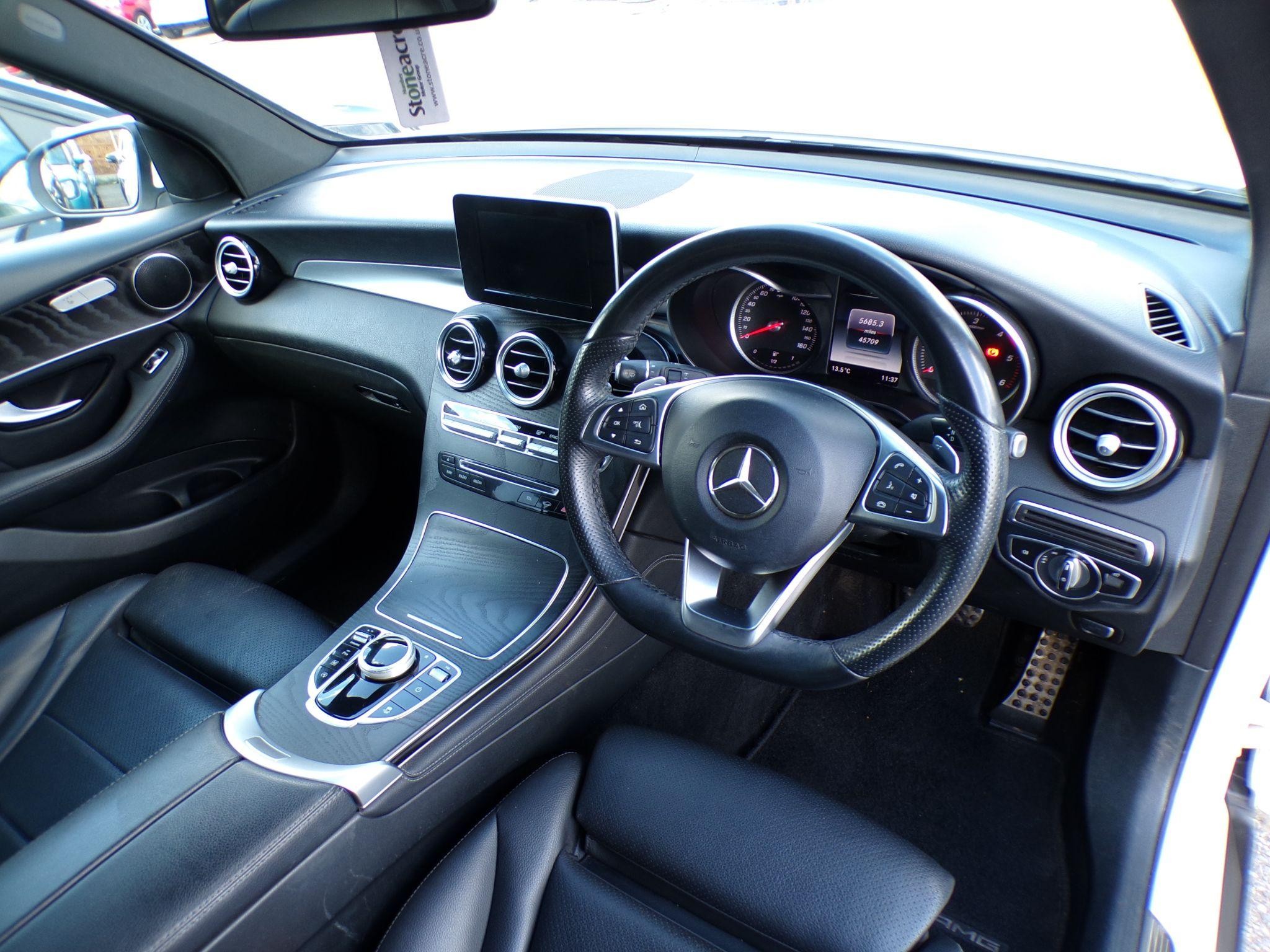 Mercedes-Benz GLC Image 9