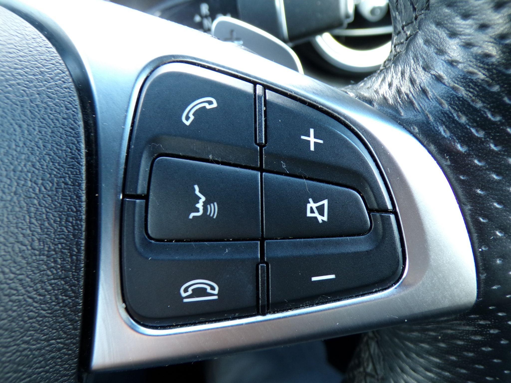 Mercedes-Benz GLC Image 18