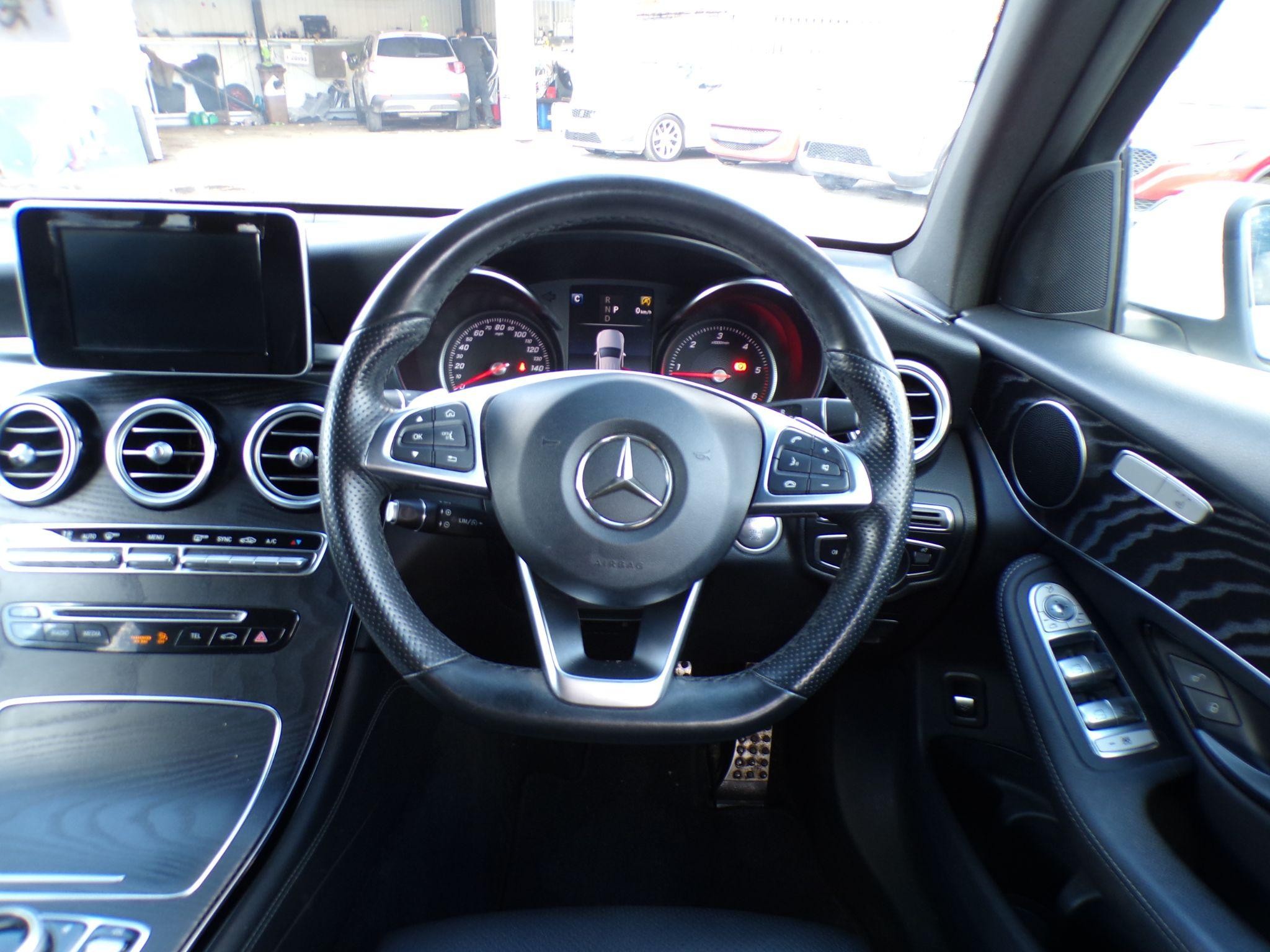 Mercedes-Benz GLC Image 31